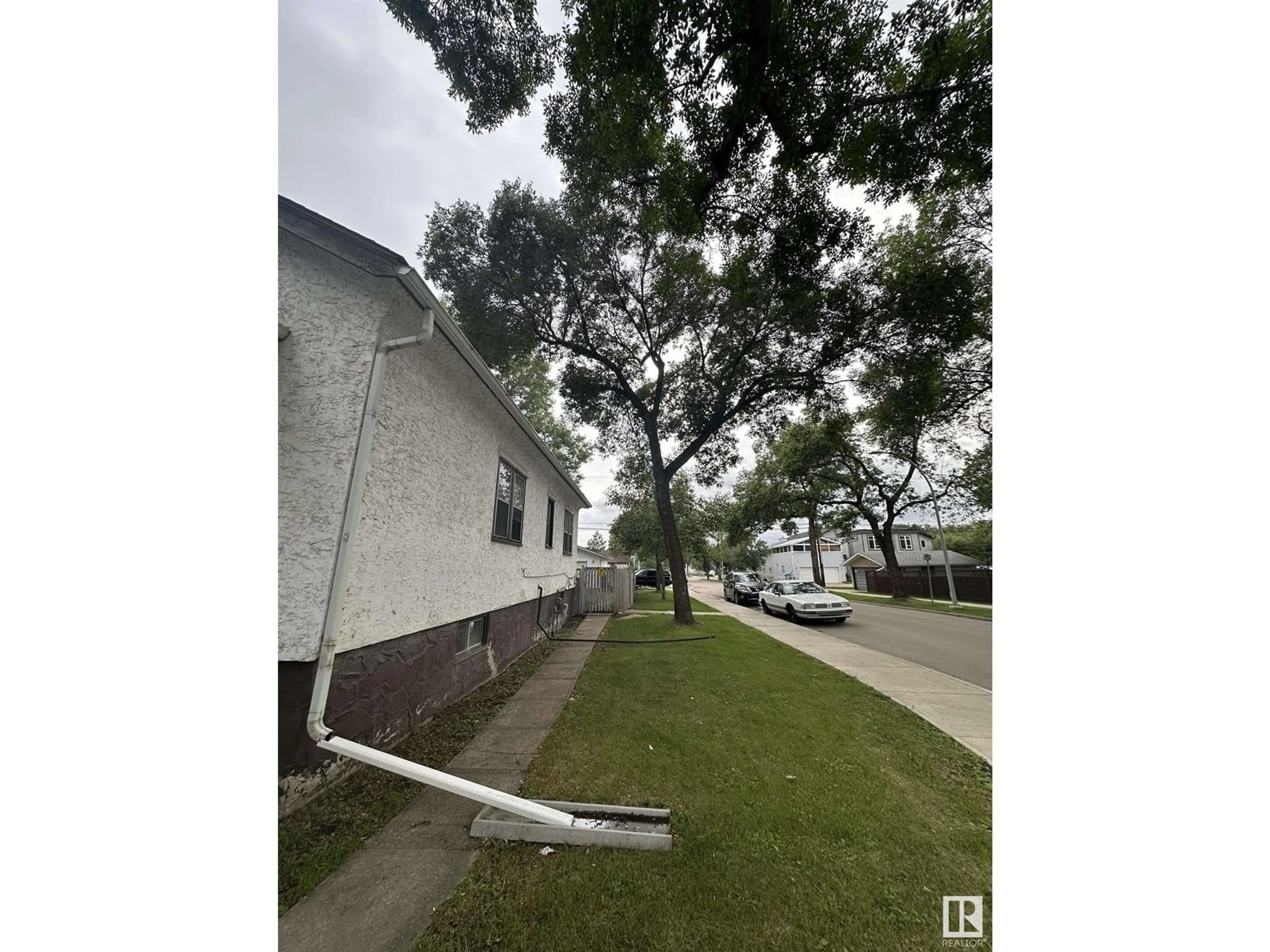 Unknown for 11548 97 ST, Edmonton Alberta T5G1X8