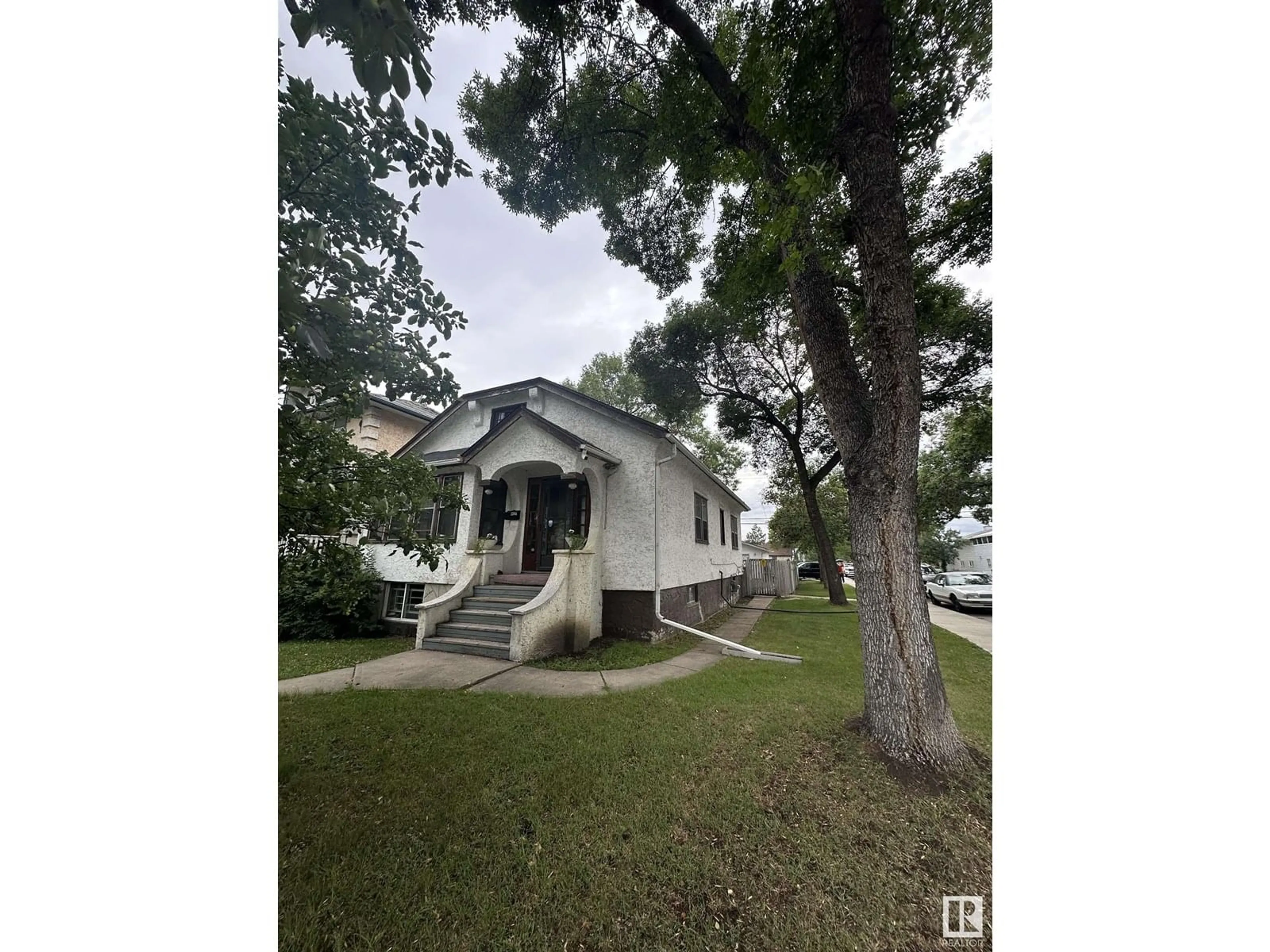 Unknown for 11548 97 ST, Edmonton Alberta T5G1X8
