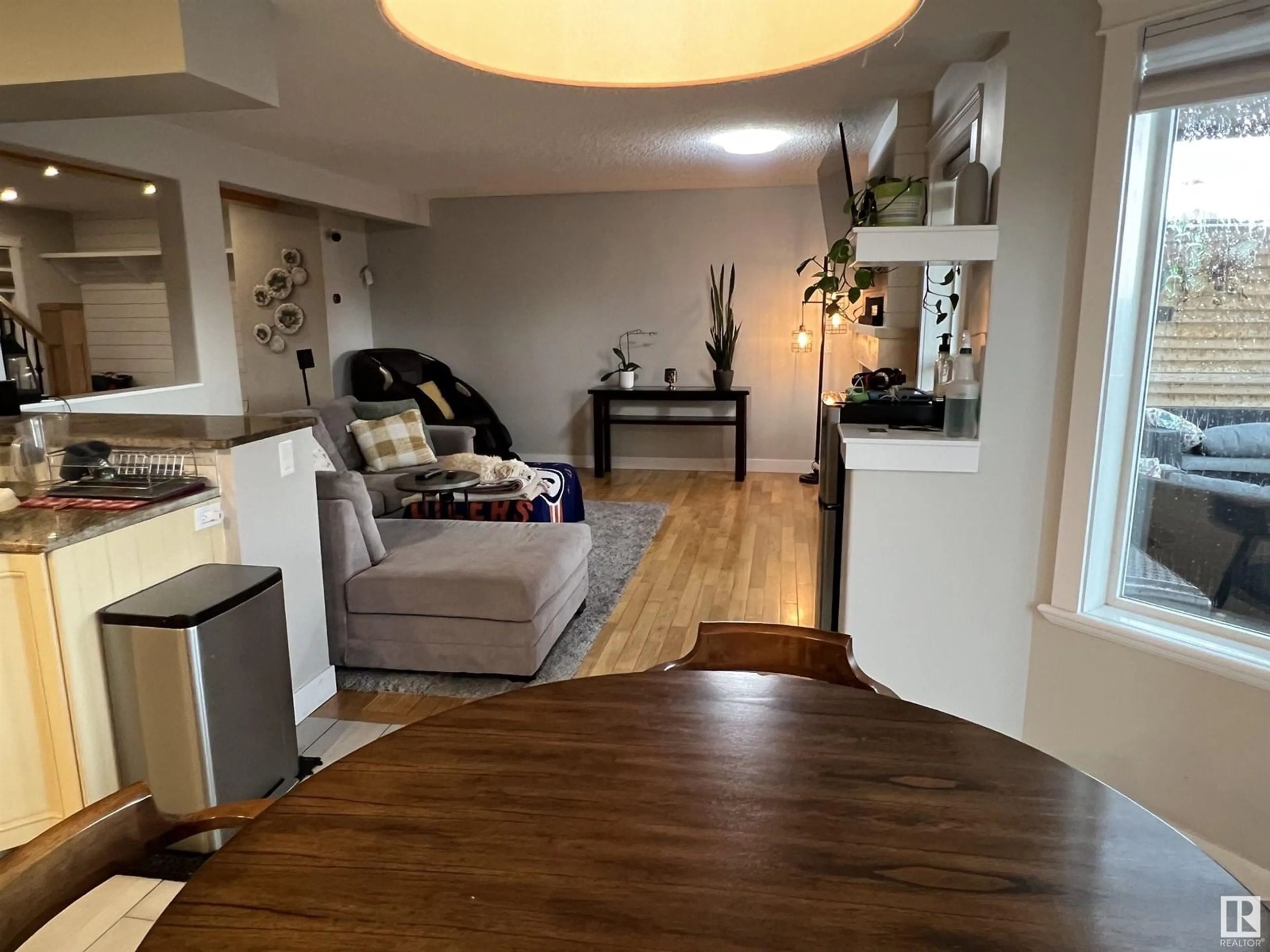 A pic of a room for 354 WILD ROSE WY, Edmonton Alberta T6T1P3