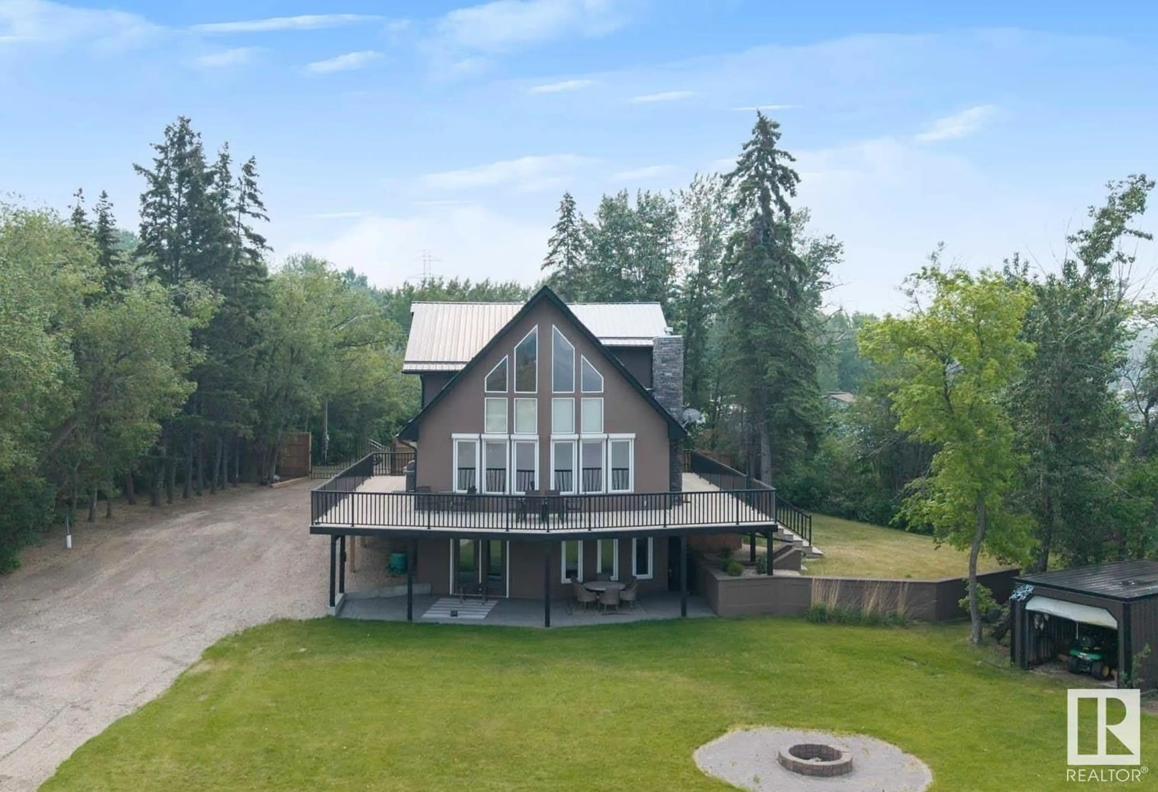 A pic from outside/outdoor area/front of a property/back of a property/a pic from drone, water/lake/river/ocean view for 47 RAILWAY AV, Rural Parkland County Alberta T0E2Y0
