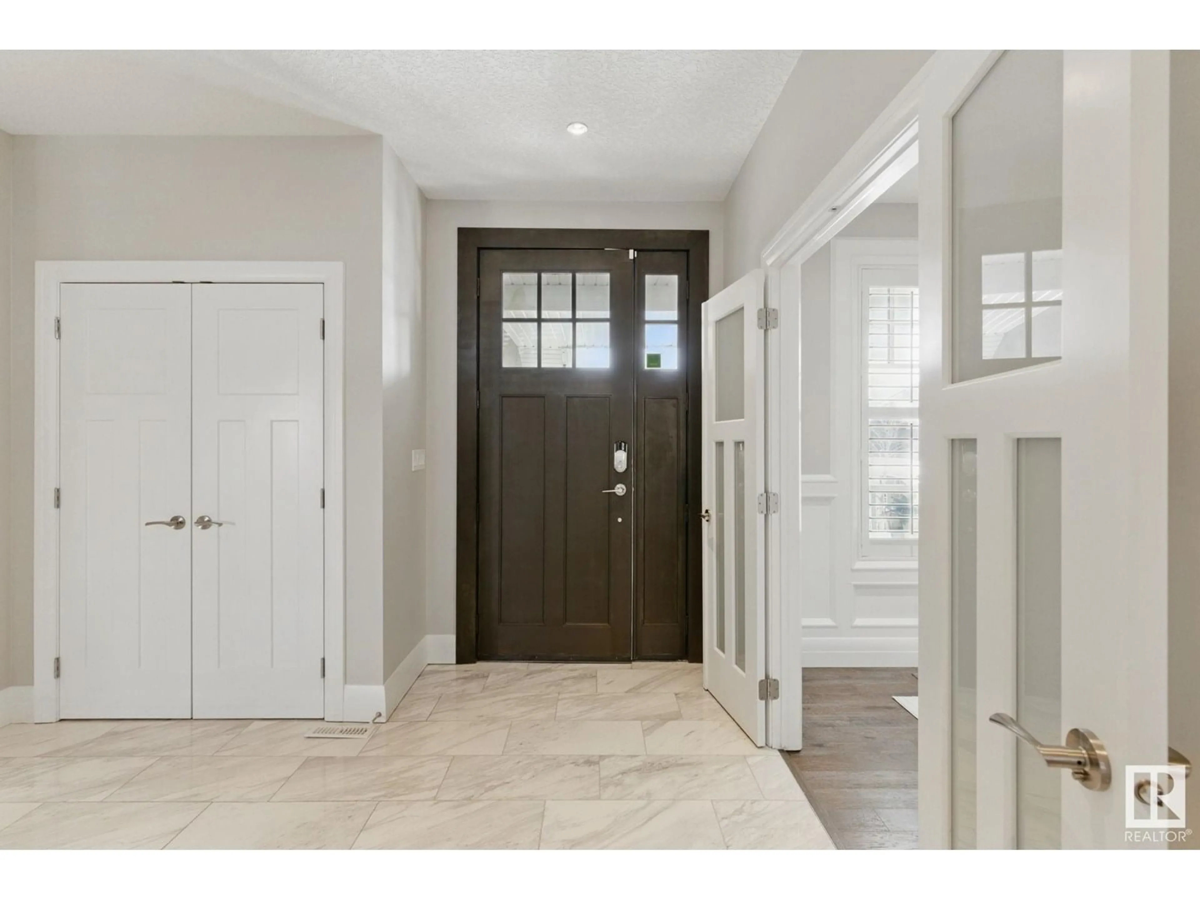 Indoor entryway for 3713 CAMERON HEIGHTS PL, Edmonton Alberta T6M0R1