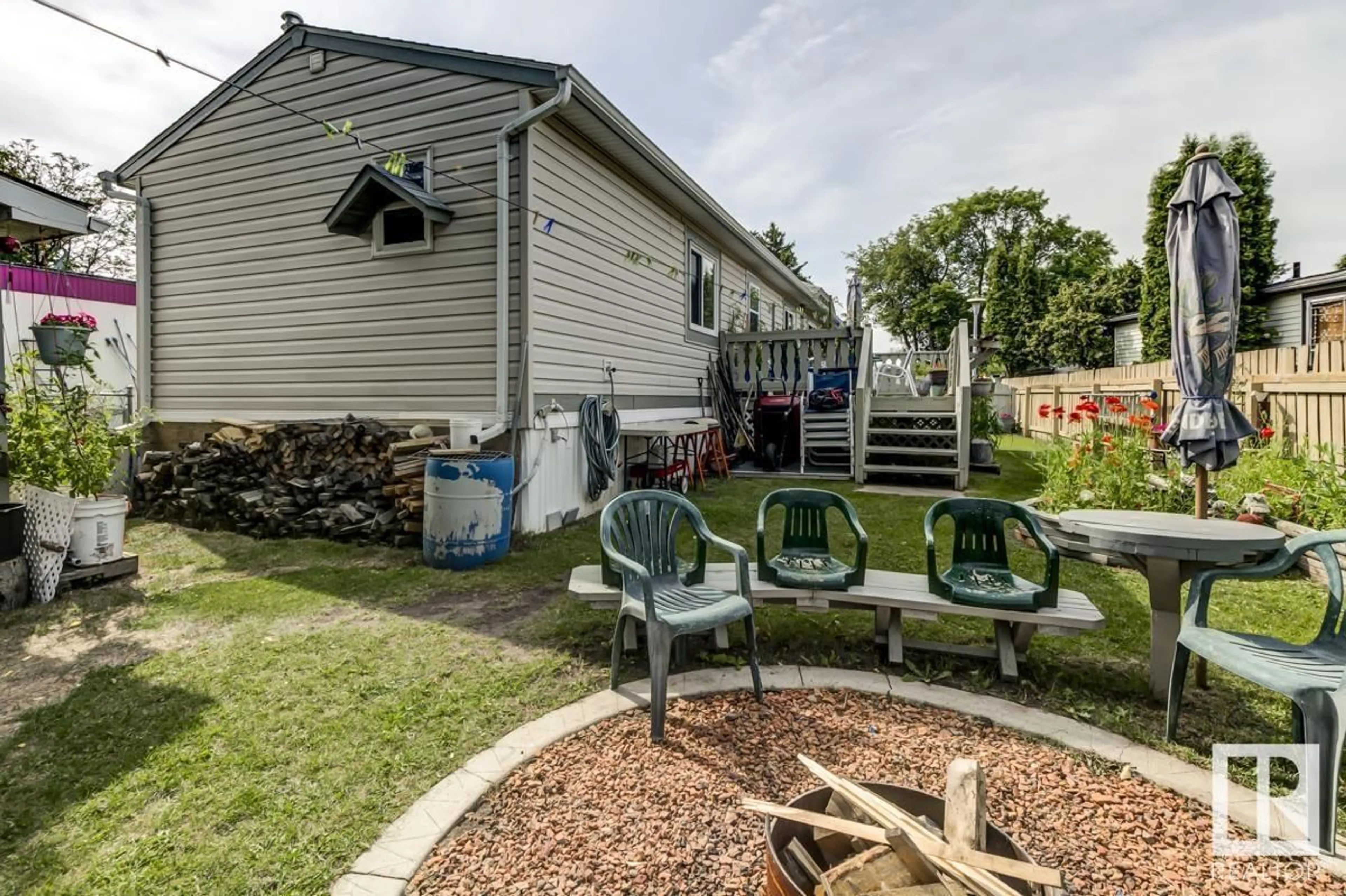 Patio, street for NW - 534 EVERGREEN PA, Edmonton Alberta T5Y4M2