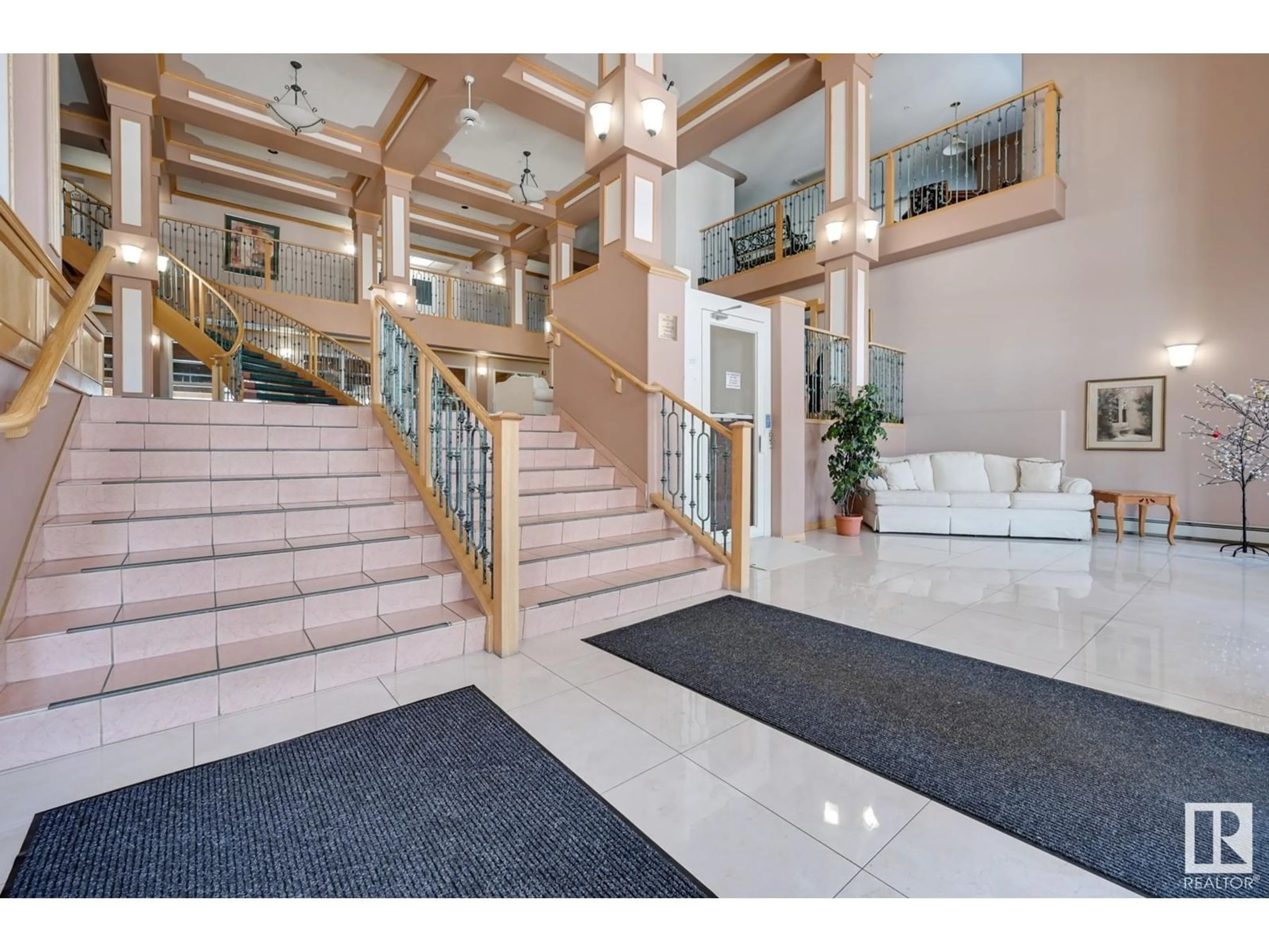 Indoor foyer for #414 - 200 BETHEL DR, Sherwood Park Alberta T8H2C5