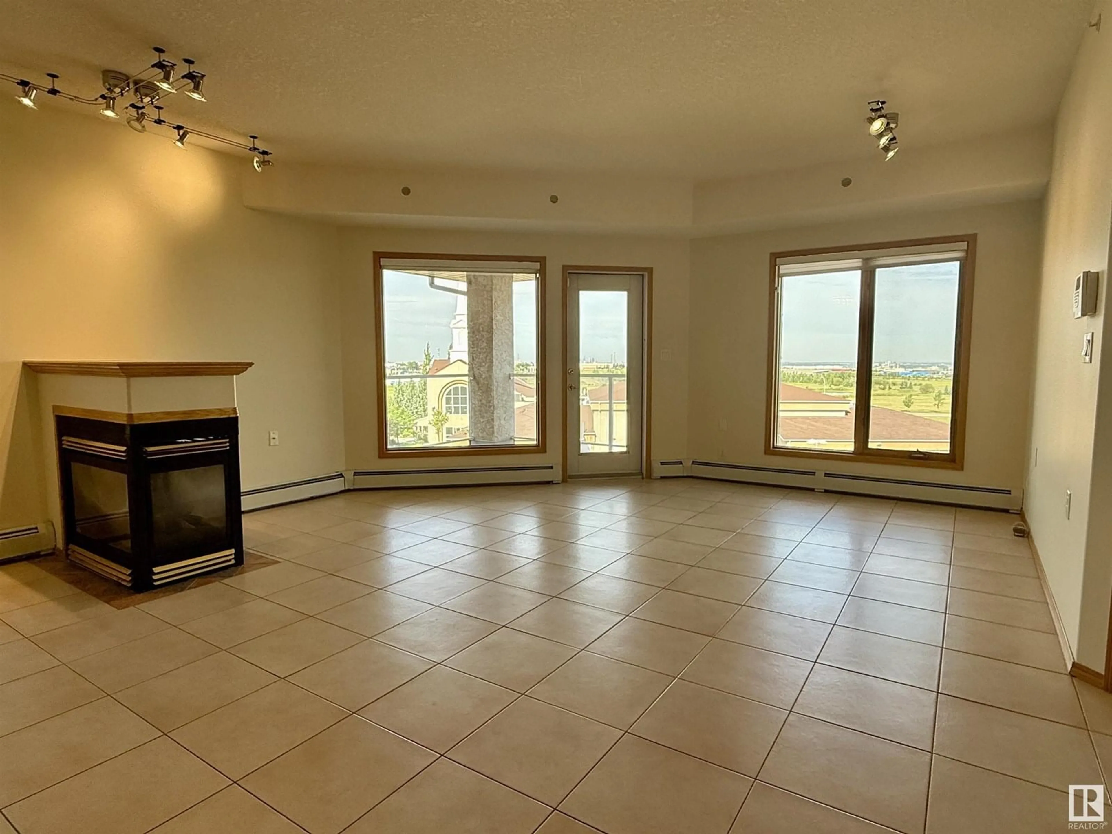A pic of a room for #414 - 200 BETHEL DR, Sherwood Park Alberta T8H2C5