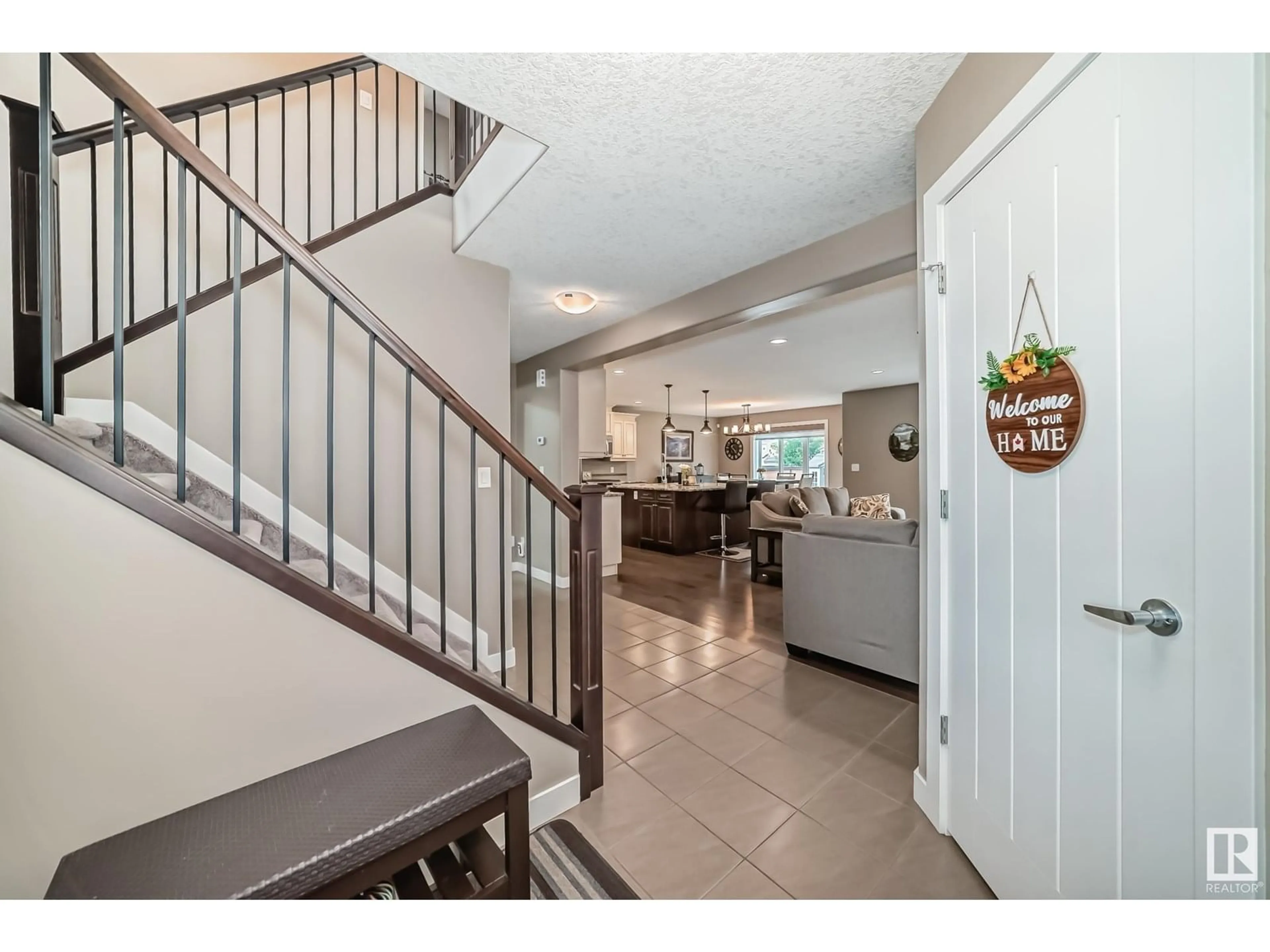 Indoor entryway for 17 NAULT CR, St. Albert Alberta T8N4L3