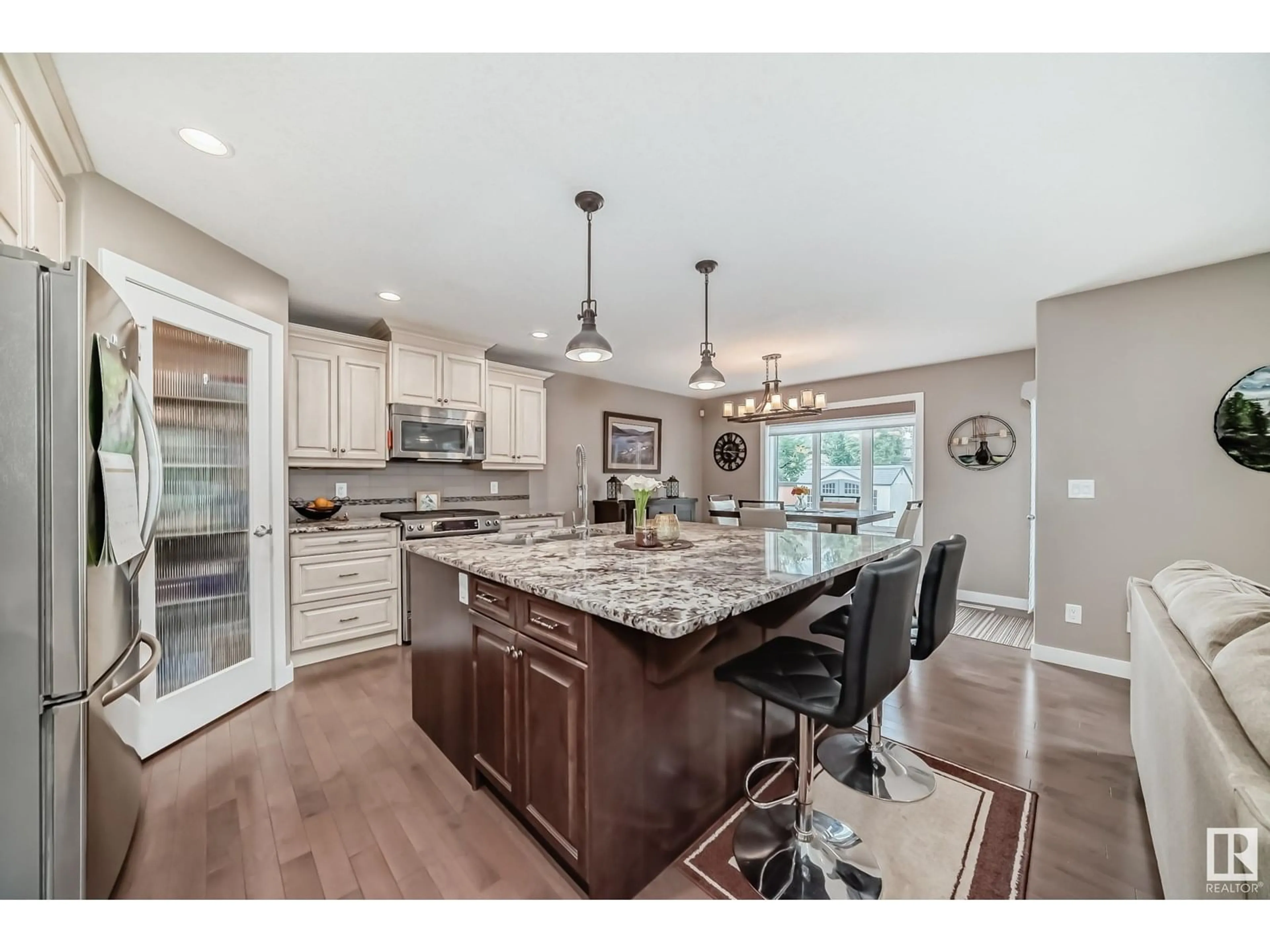 Open concept kitchen, unknown for 17 NAULT CR, St. Albert Alberta T8N4L3