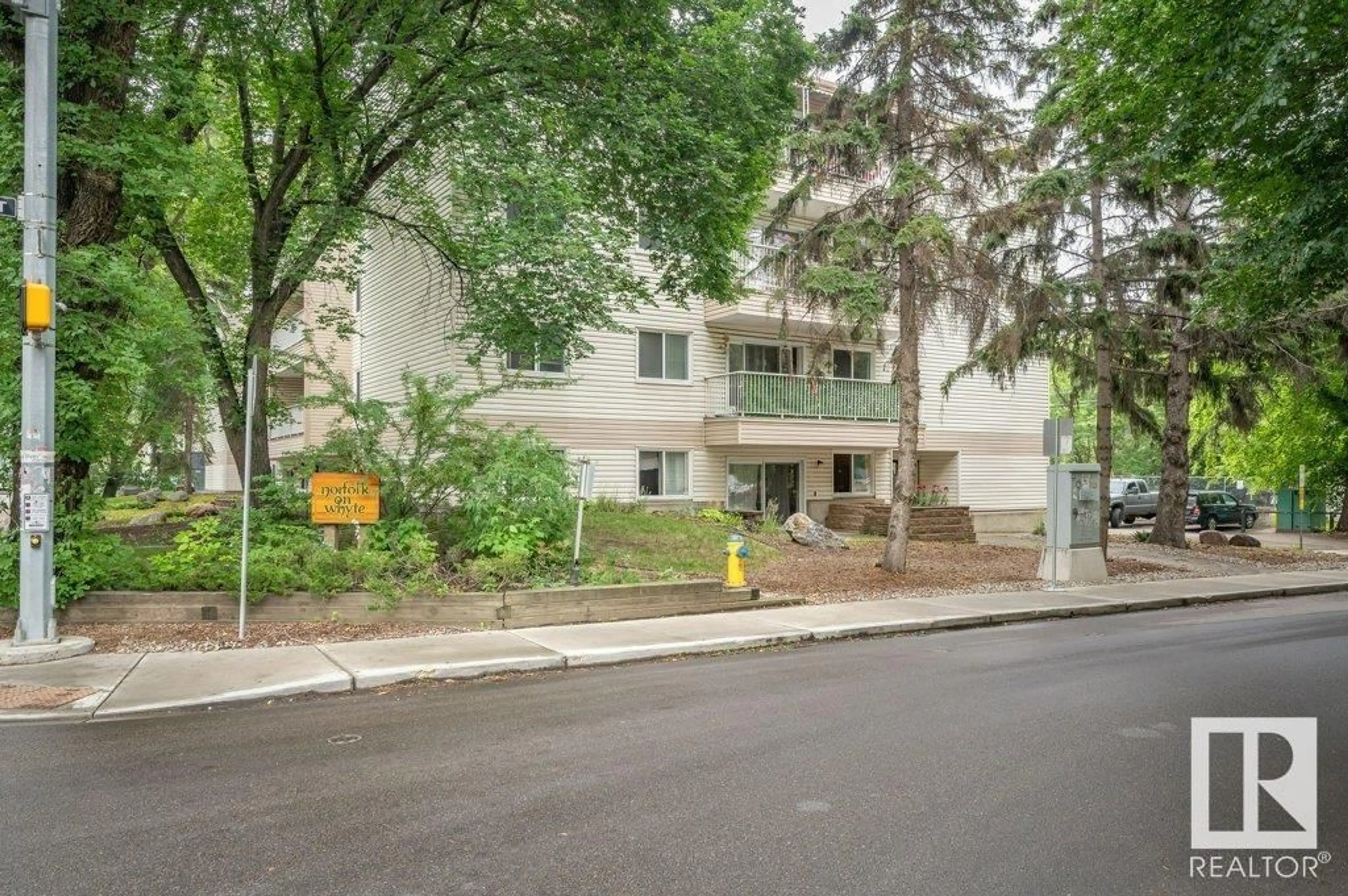Patio, street for 306 - 8149 111 ST, Edmonton Alberta T6G2P1