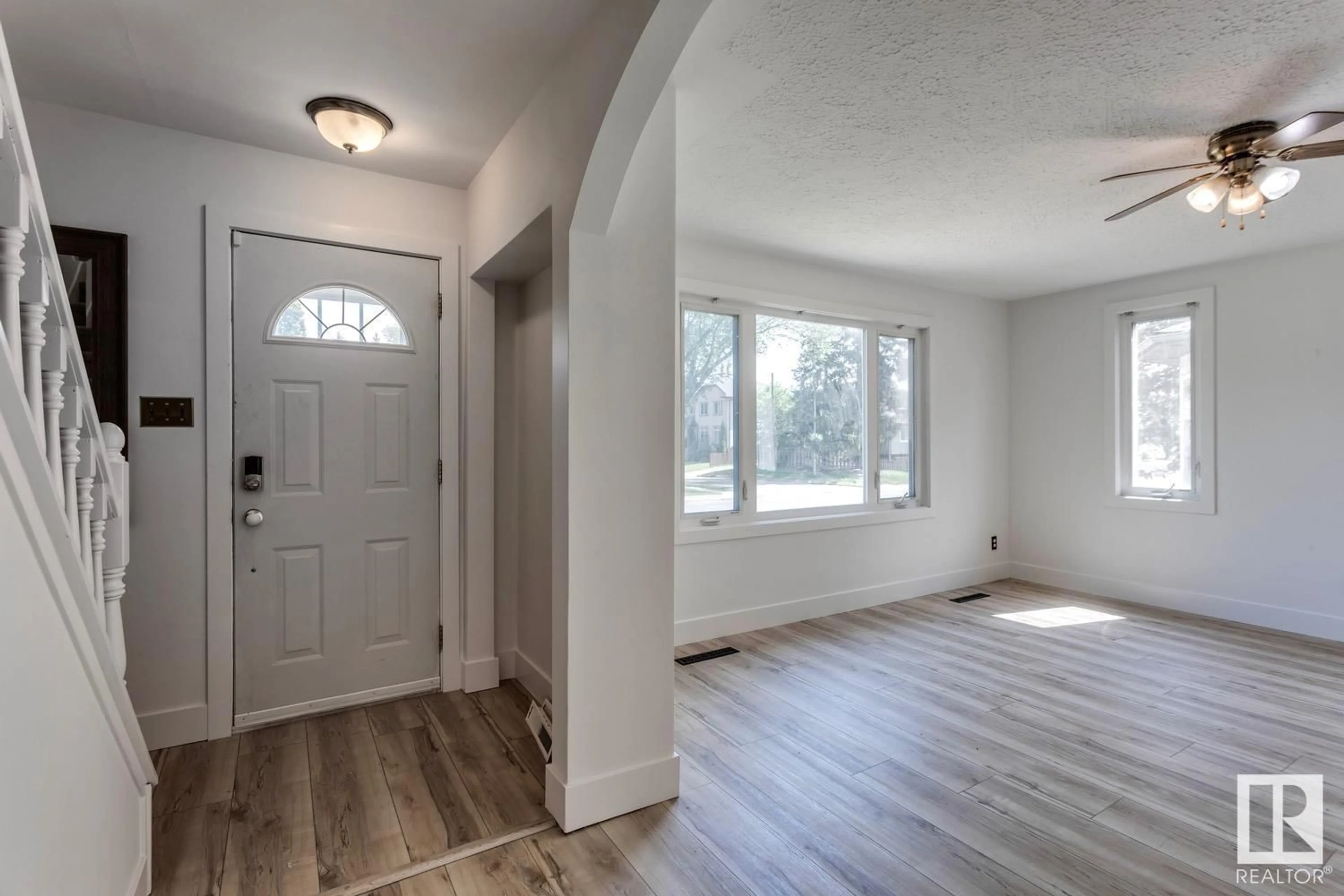 Indoor entryway for NW - 10208 79 ST, Edmonton Alberta T6A3G5