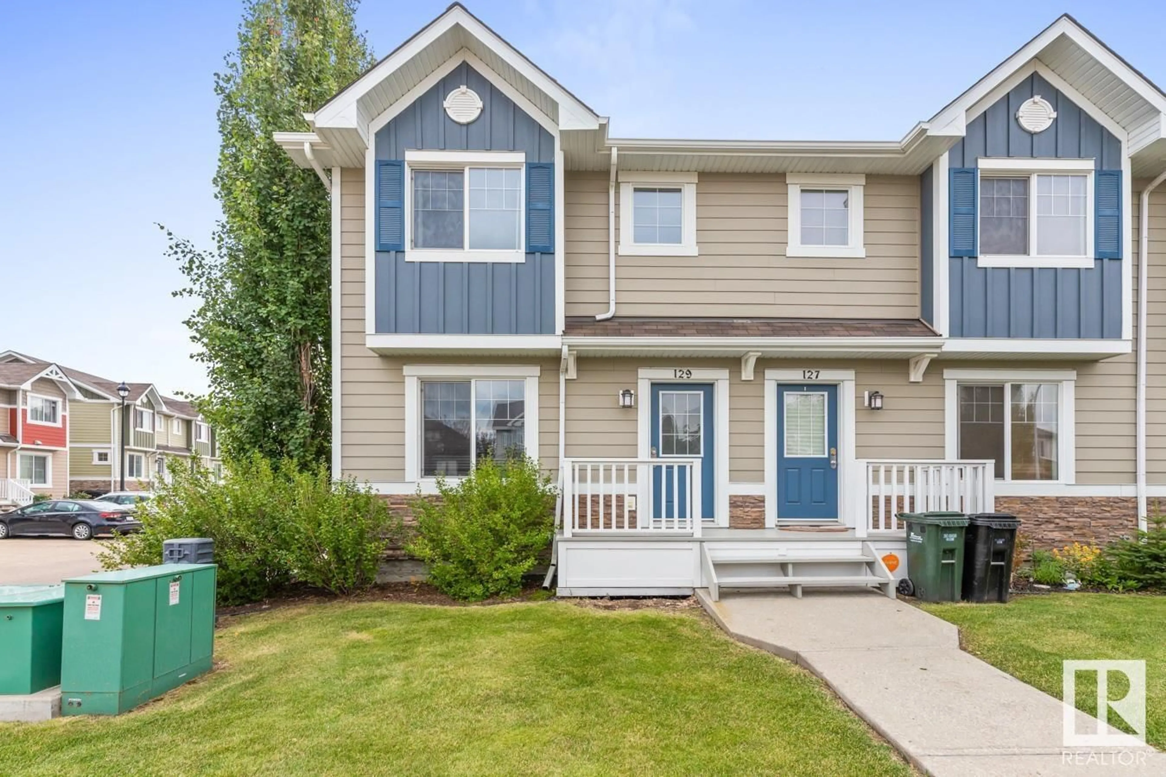 Home with vinyl exterior material, street for 219 - 129 CHARLOTTE WY, Sherwood Park Alberta T8H0T3