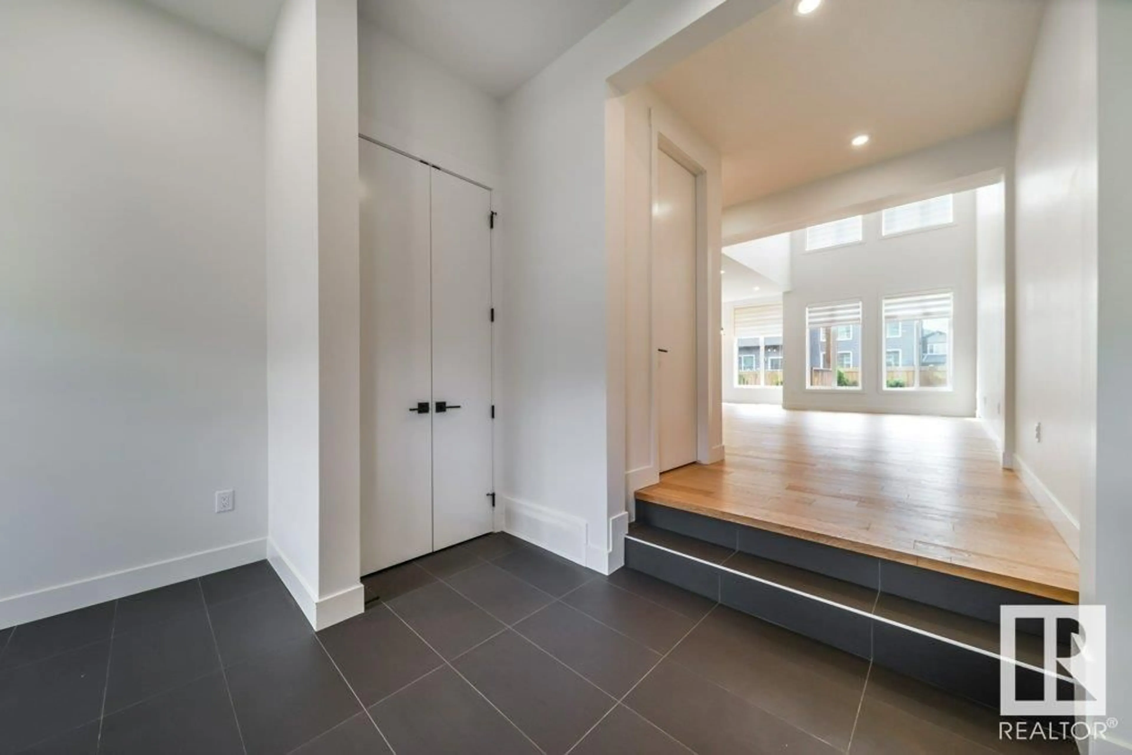 Indoor entryway for SW - 8638 MAYDAY WD, Edmonton Alberta T6X2L1