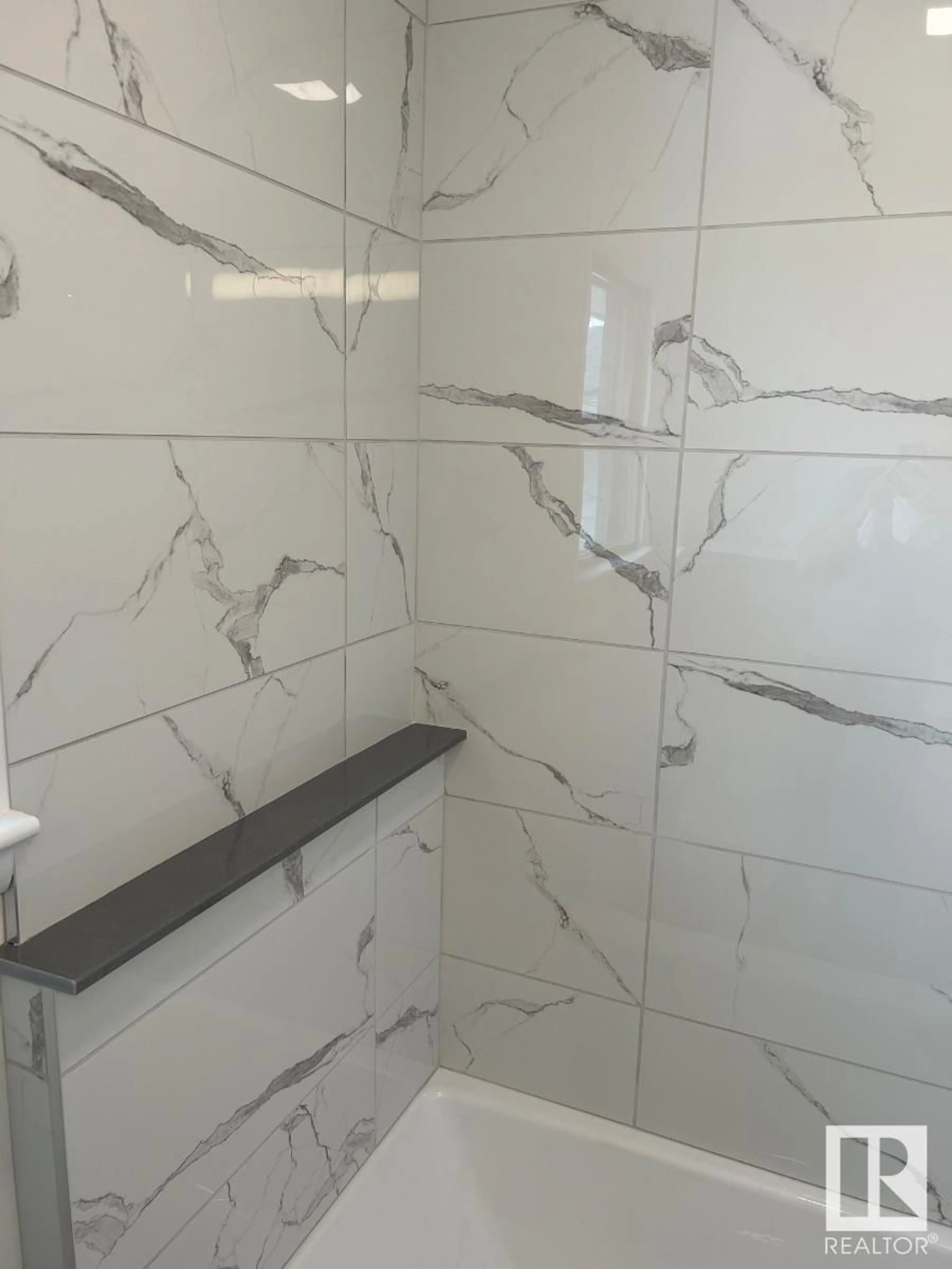Contemporary bathroom, ceramic/tile floor for 14 O'BRIEN DR, Fort Saskatchewan Alberta T8L2L3