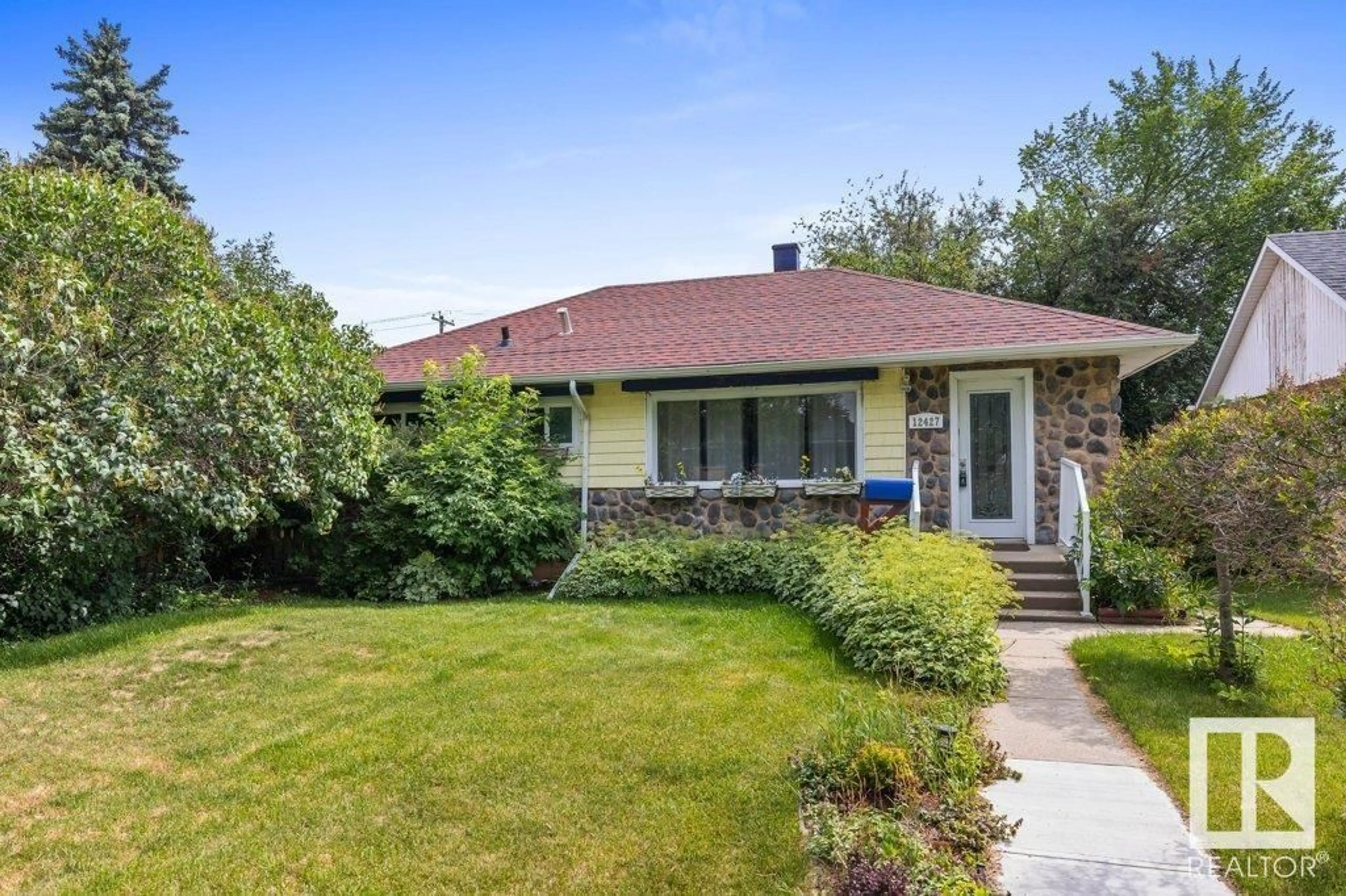 Unknown for 12427 75 ST, Edmonton Alberta T5B2C1