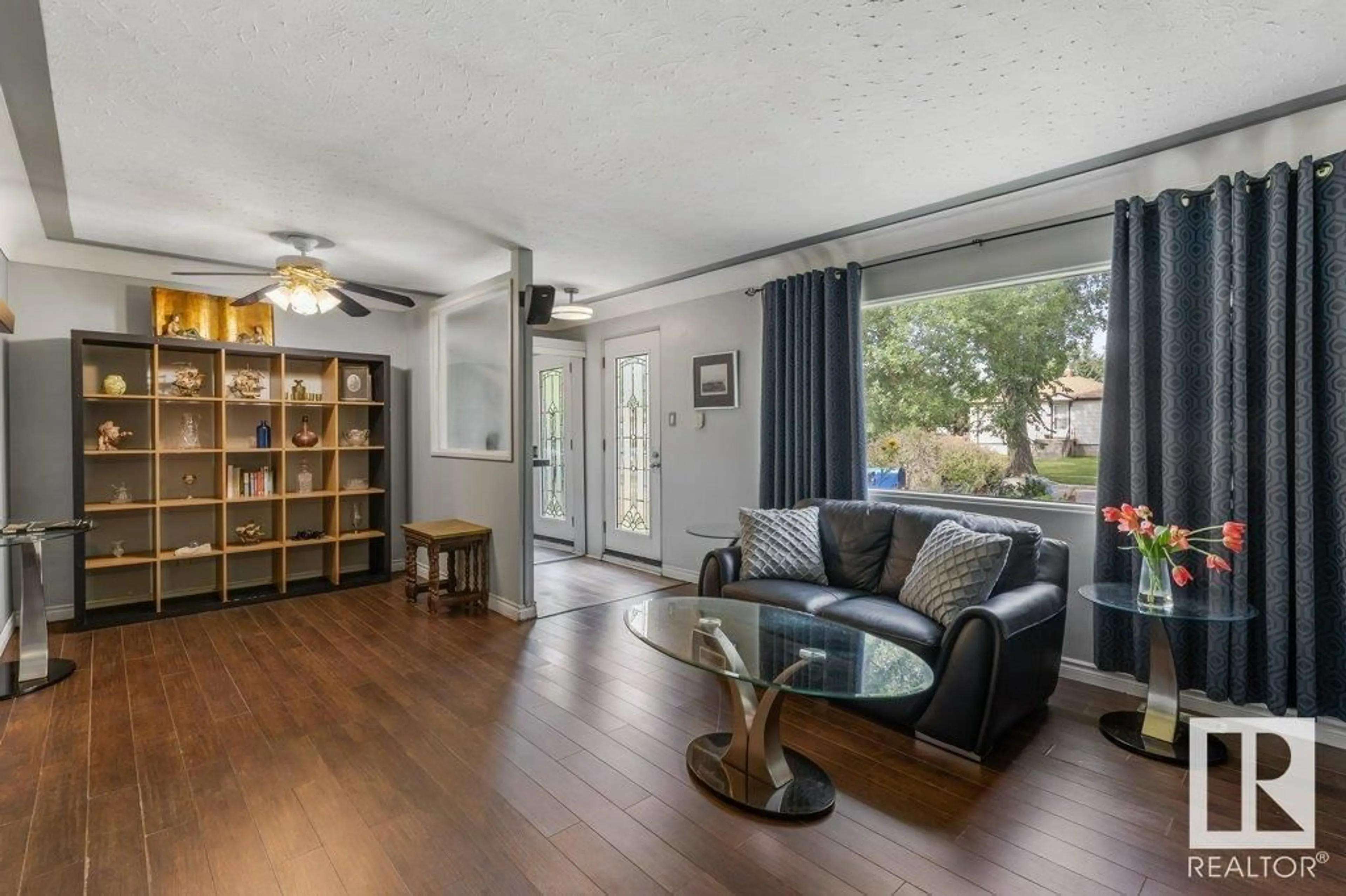 Living room with furniture, unknown for 12427 75 ST, Edmonton Alberta T5B2C1
