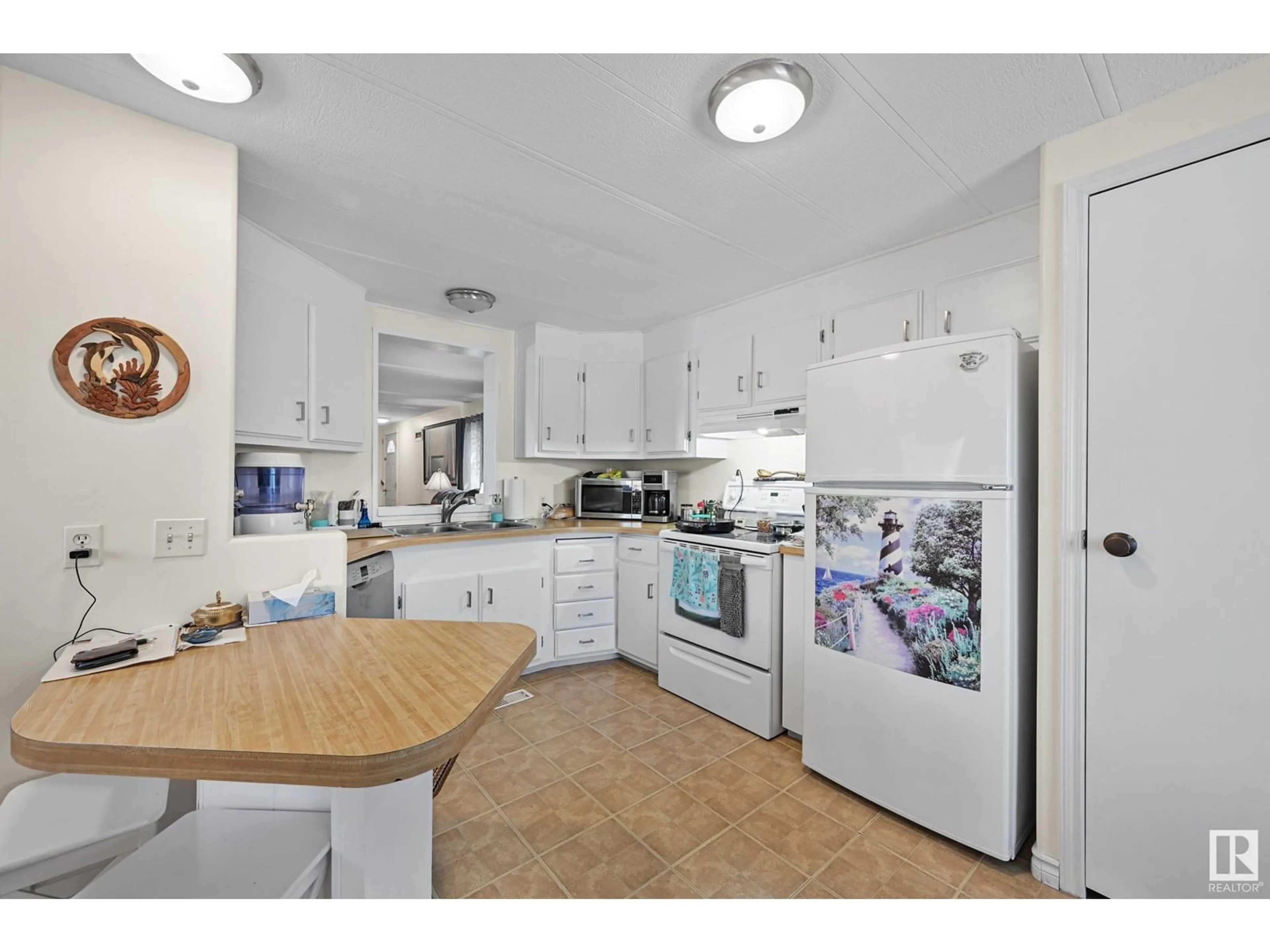 Standard kitchen, unknown for 305 CALAHOO RD, Spruce Grove Alberta T7X3K5