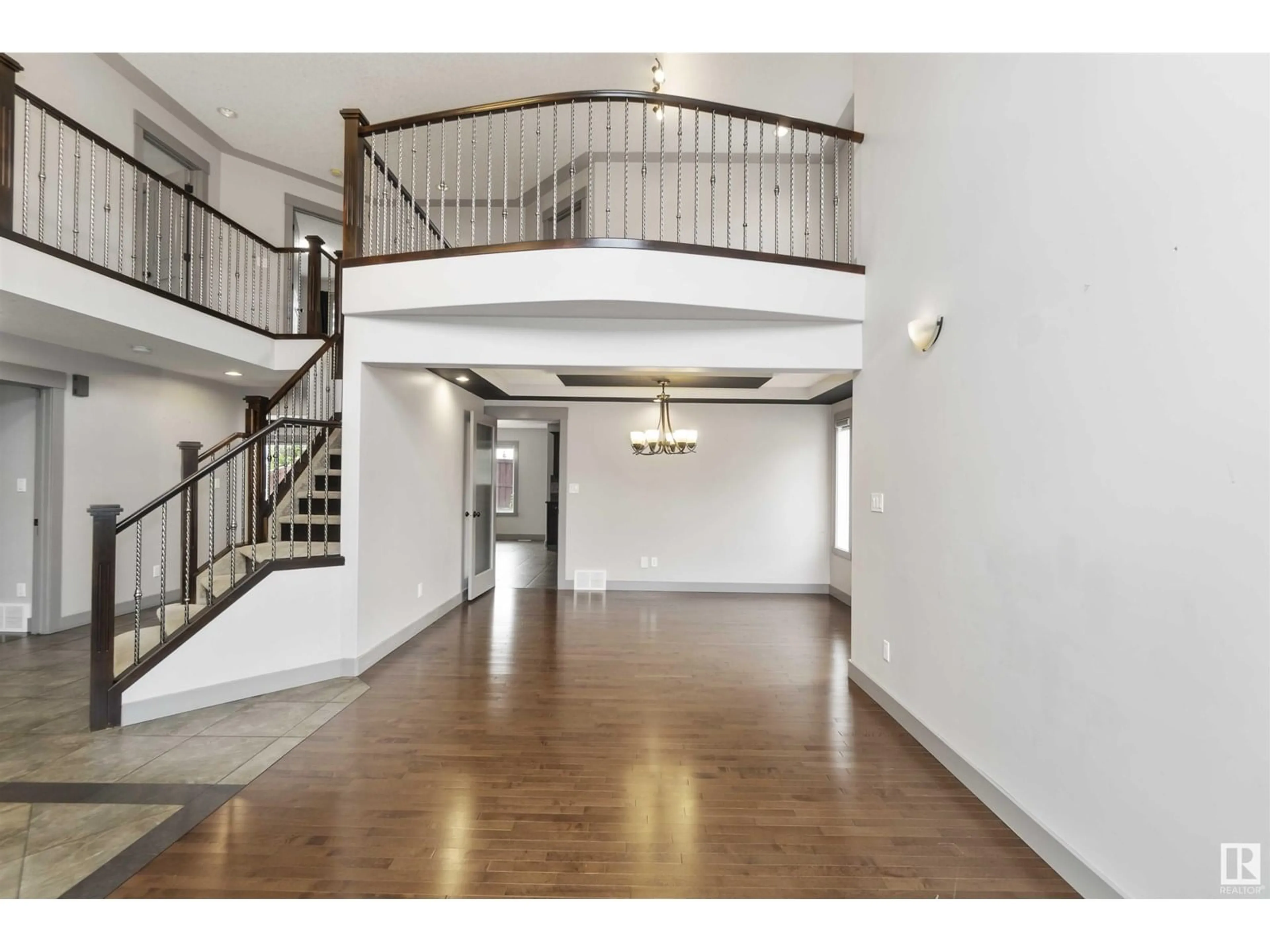 Indoor foyer for 2435 HAGEN WAY NW, Edmonton Alberta T6R3L5