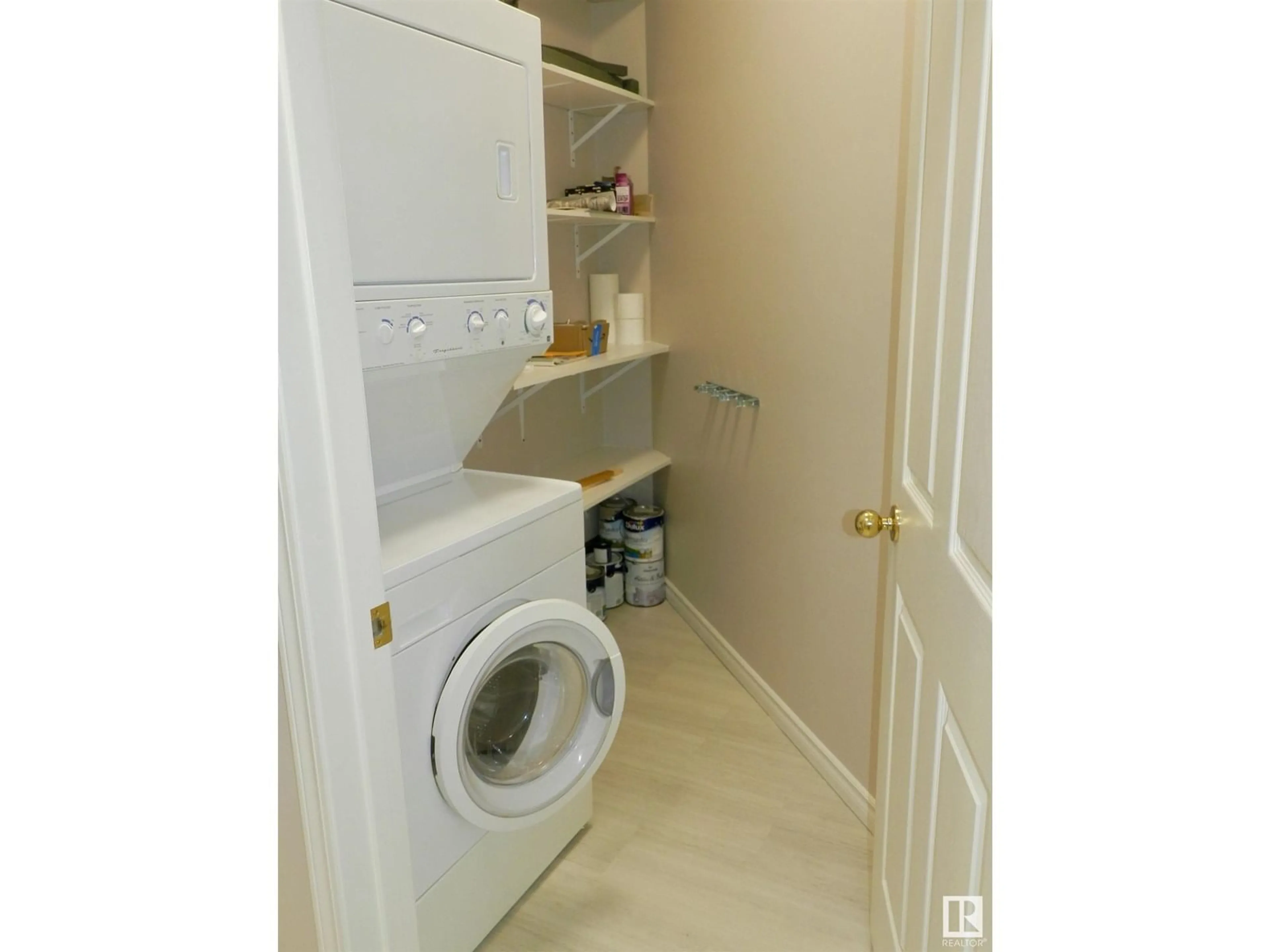 Laundry room for 221 CASTLE DOWNS RD, Edmonton Alberta T5X5Y3
