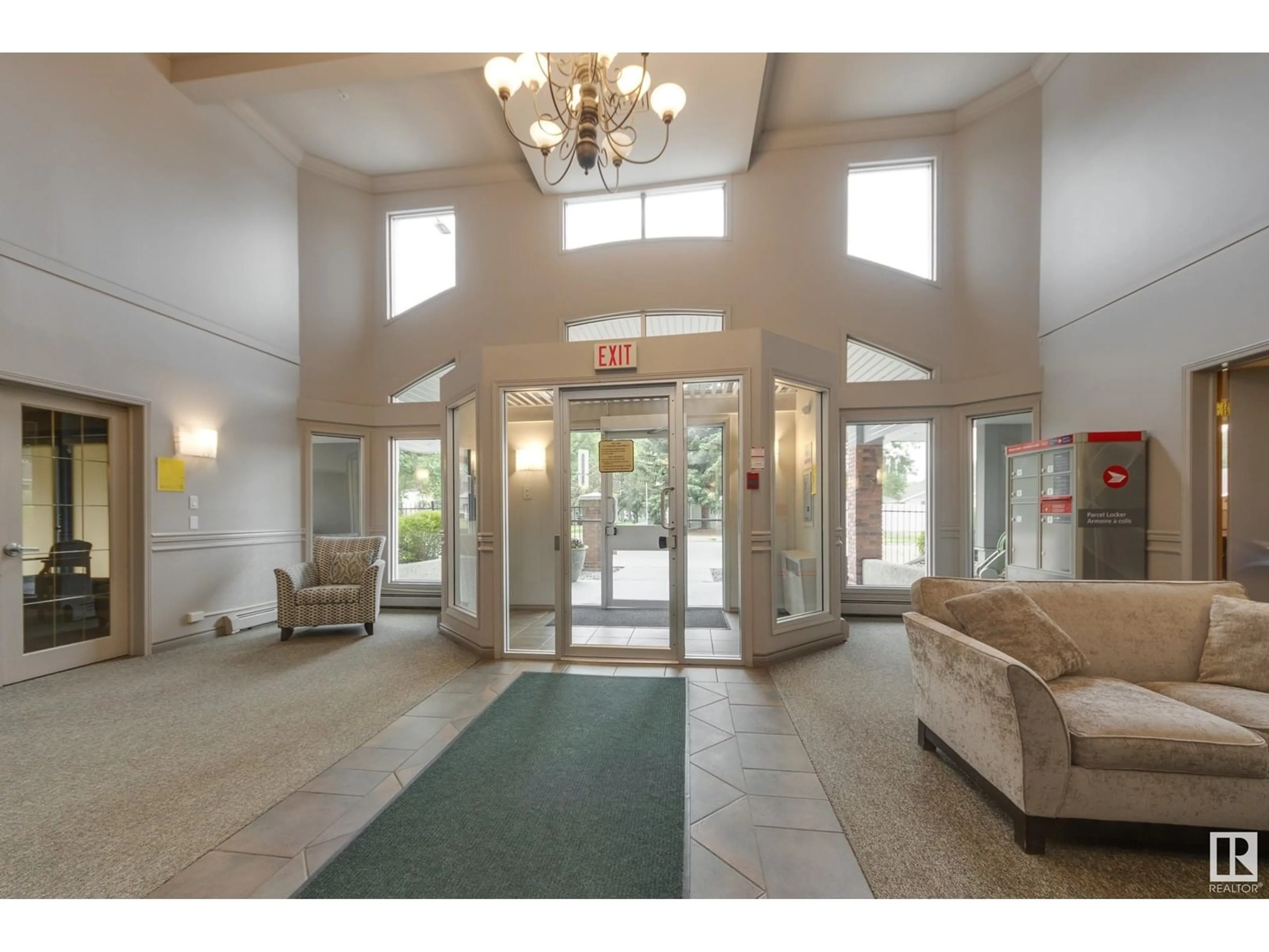 Indoor foyer for #502 - 7905 96 ST, Edmonton Alberta T6C4R3