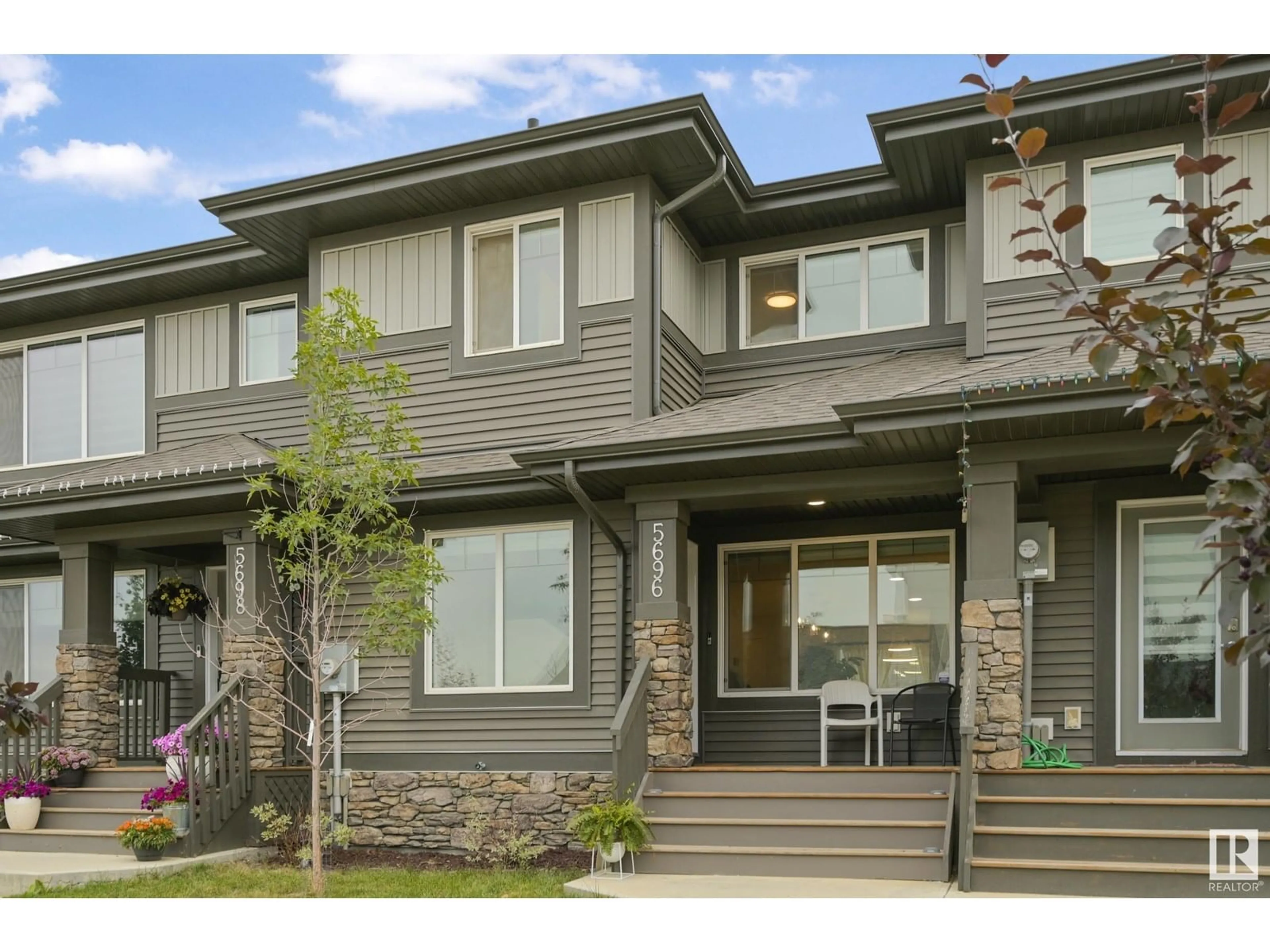 Home with vinyl exterior material, unknown for 5696 JUCHLI AV, Edmonton Alberta T5E6Y2