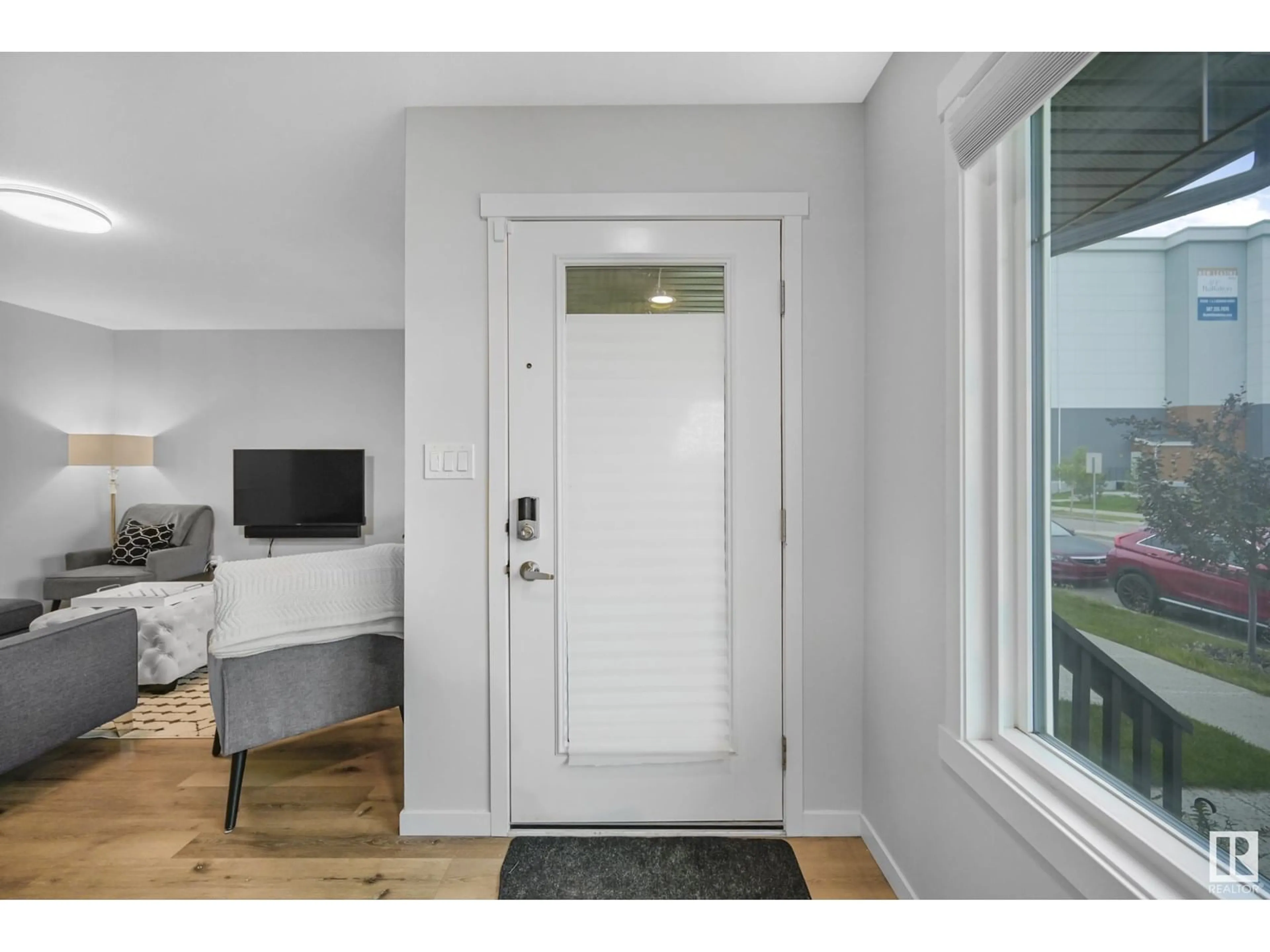 Indoor entryway for 5696 JUCHLI AV, Edmonton Alberta T5E6Y2