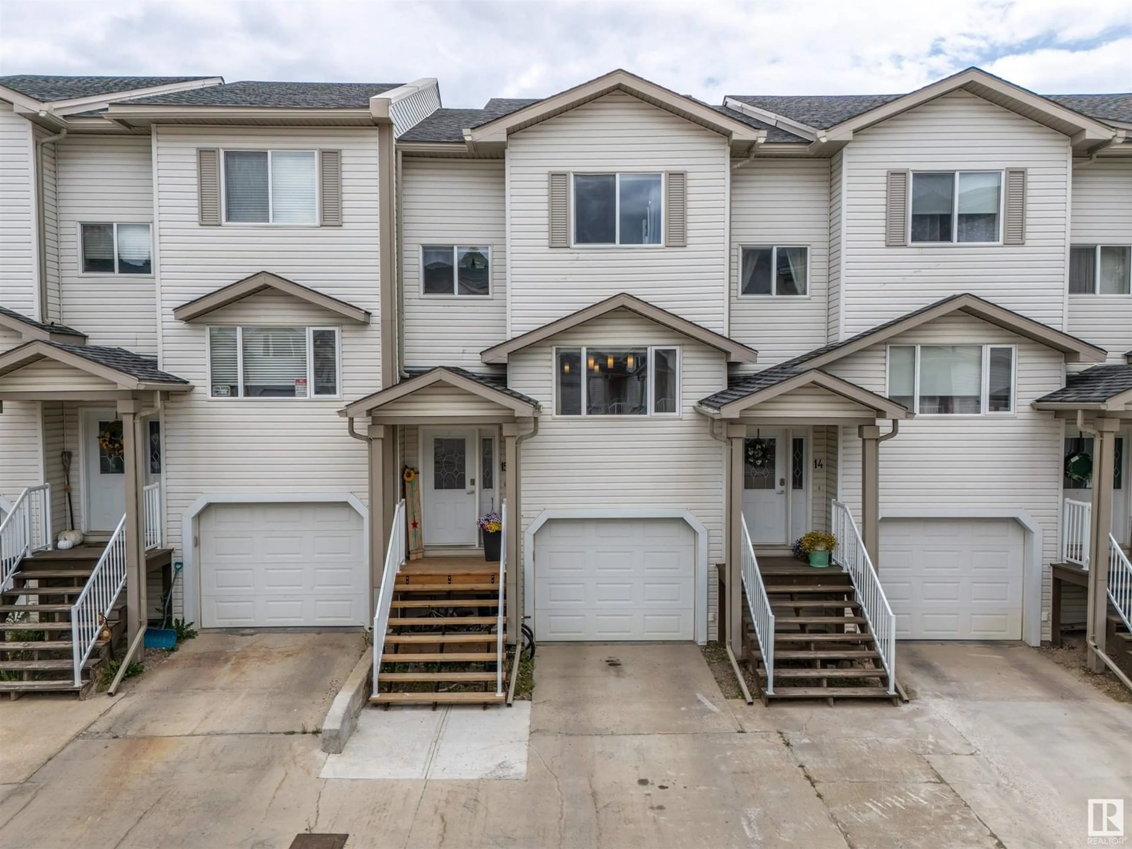 Unknown for 15 - 1001 7 AV, Cold Lake Alberta T9M0C4