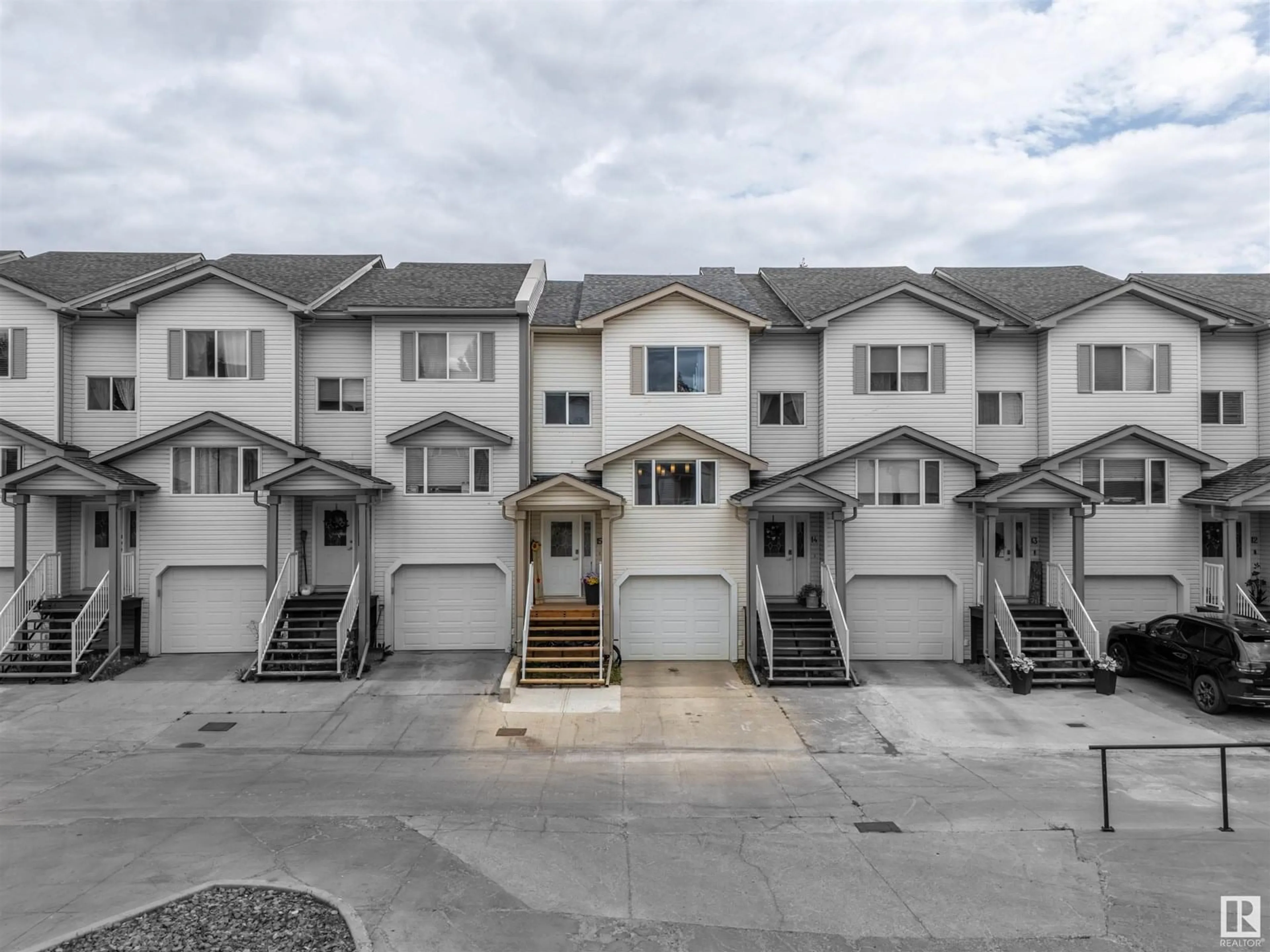 A pic from outside/outdoor area/front of a property/back of a property/a pic from drone, street for 15 - 1001 7 AV, Cold Lake Alberta T9M0C4