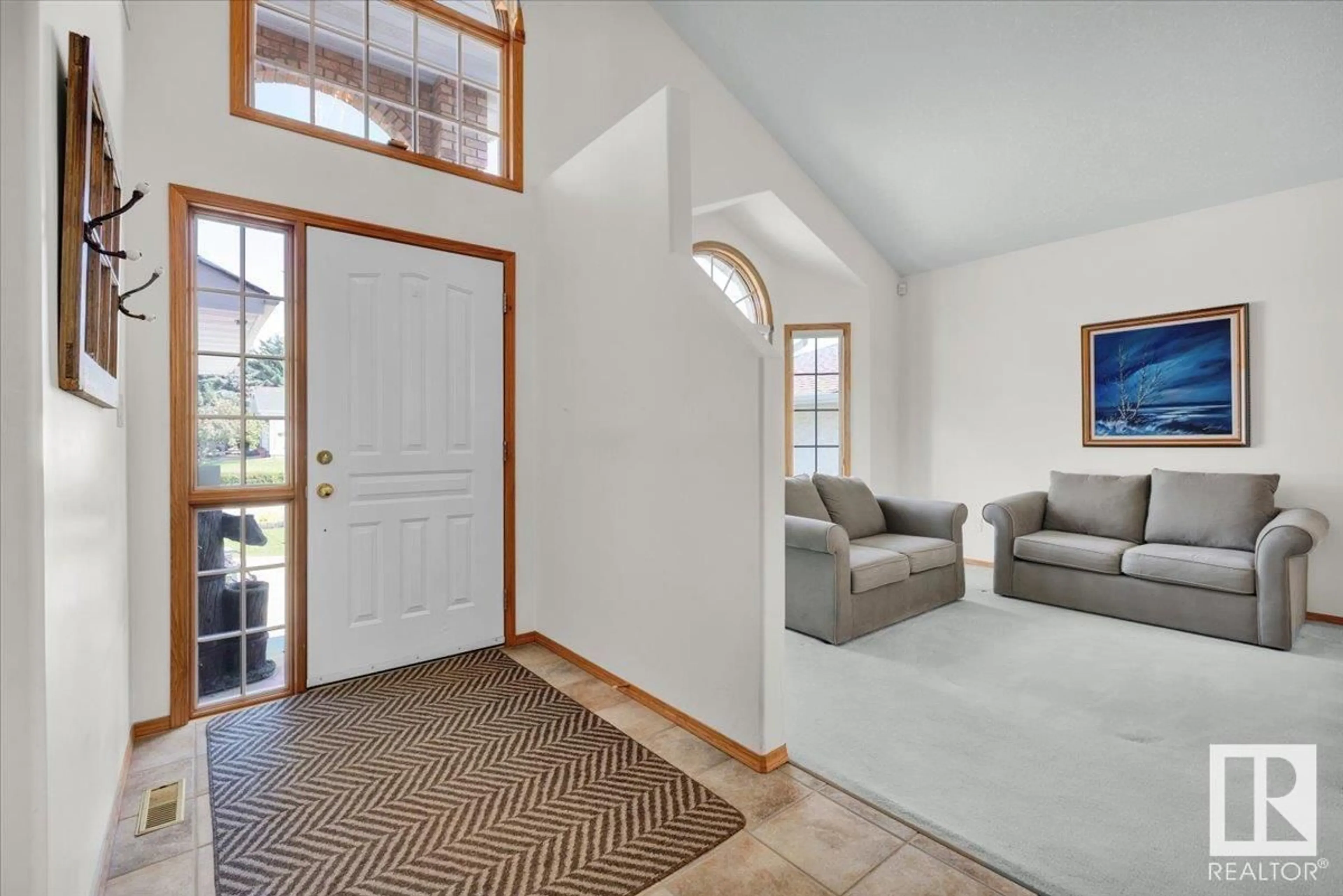Indoor entryway for 4356 31 ST, Edmonton Alberta T6T1C2