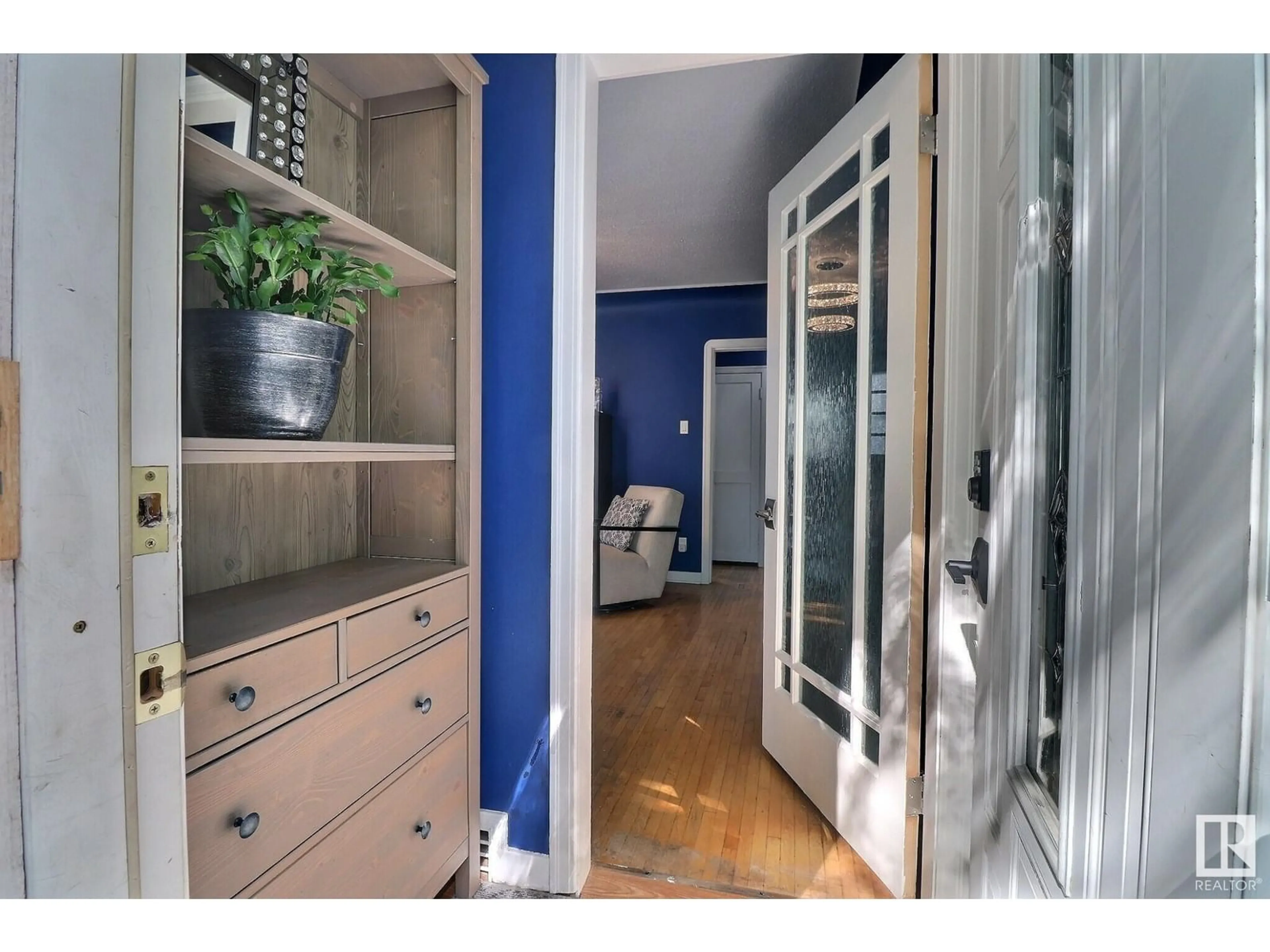 Indoor entryway for NW - 11844 96 ST, Edmonton Alberta T5G1V3