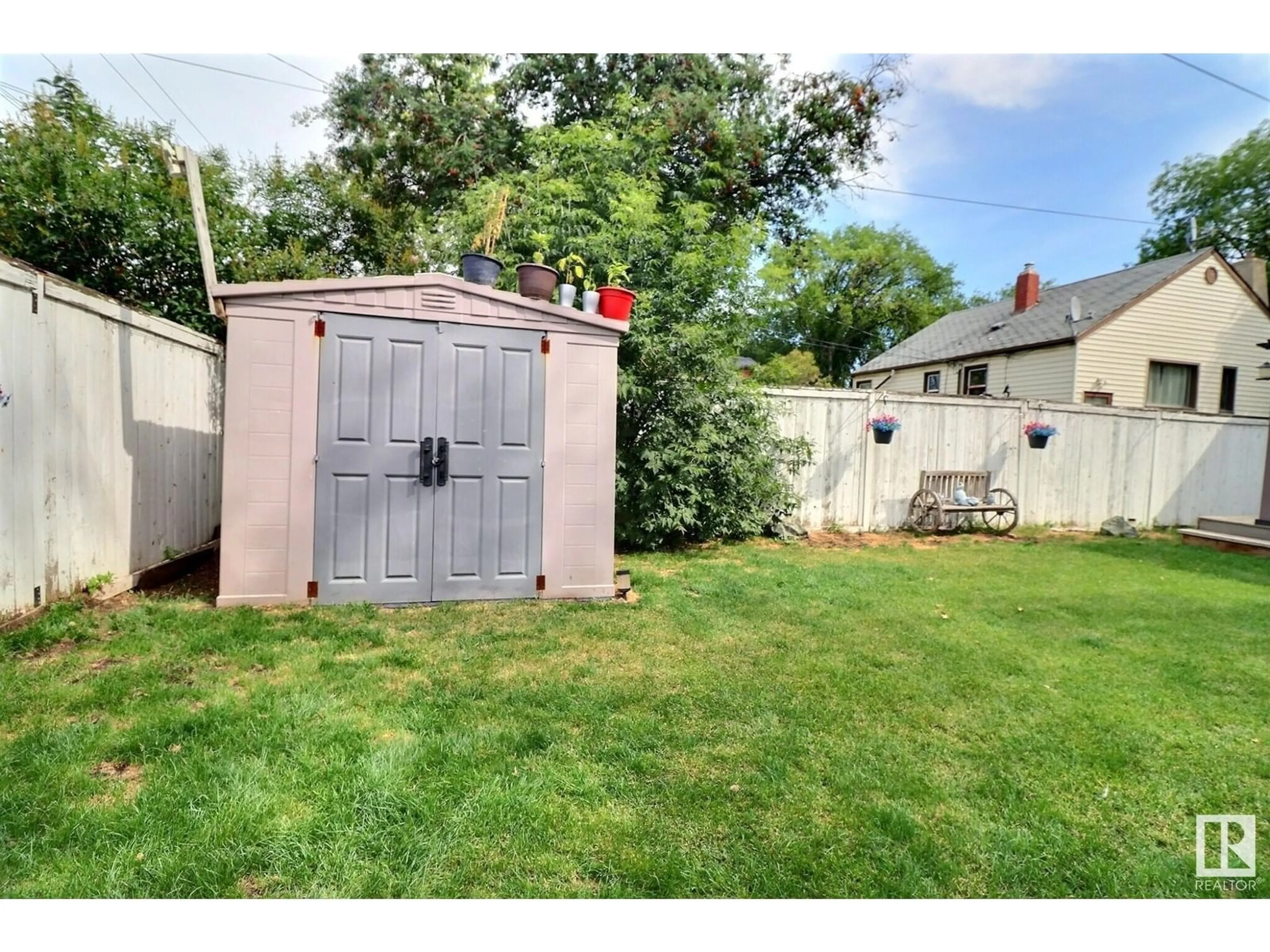 Shed for NW - 11844 96 ST, Edmonton Alberta T5G1V3