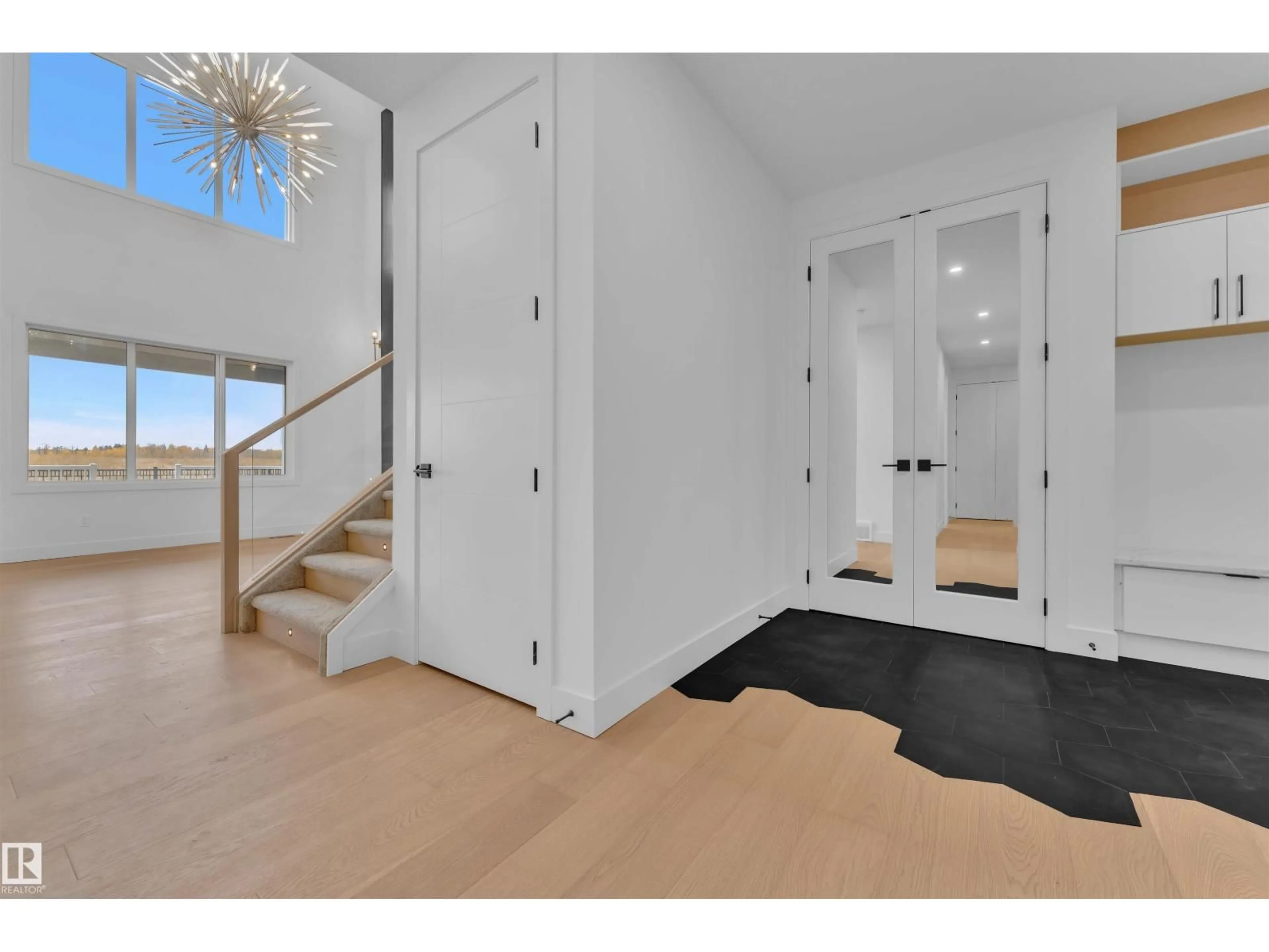 Indoor entryway for 114 ELDRIDGE PT, St. Albert Alberta T8N5X4