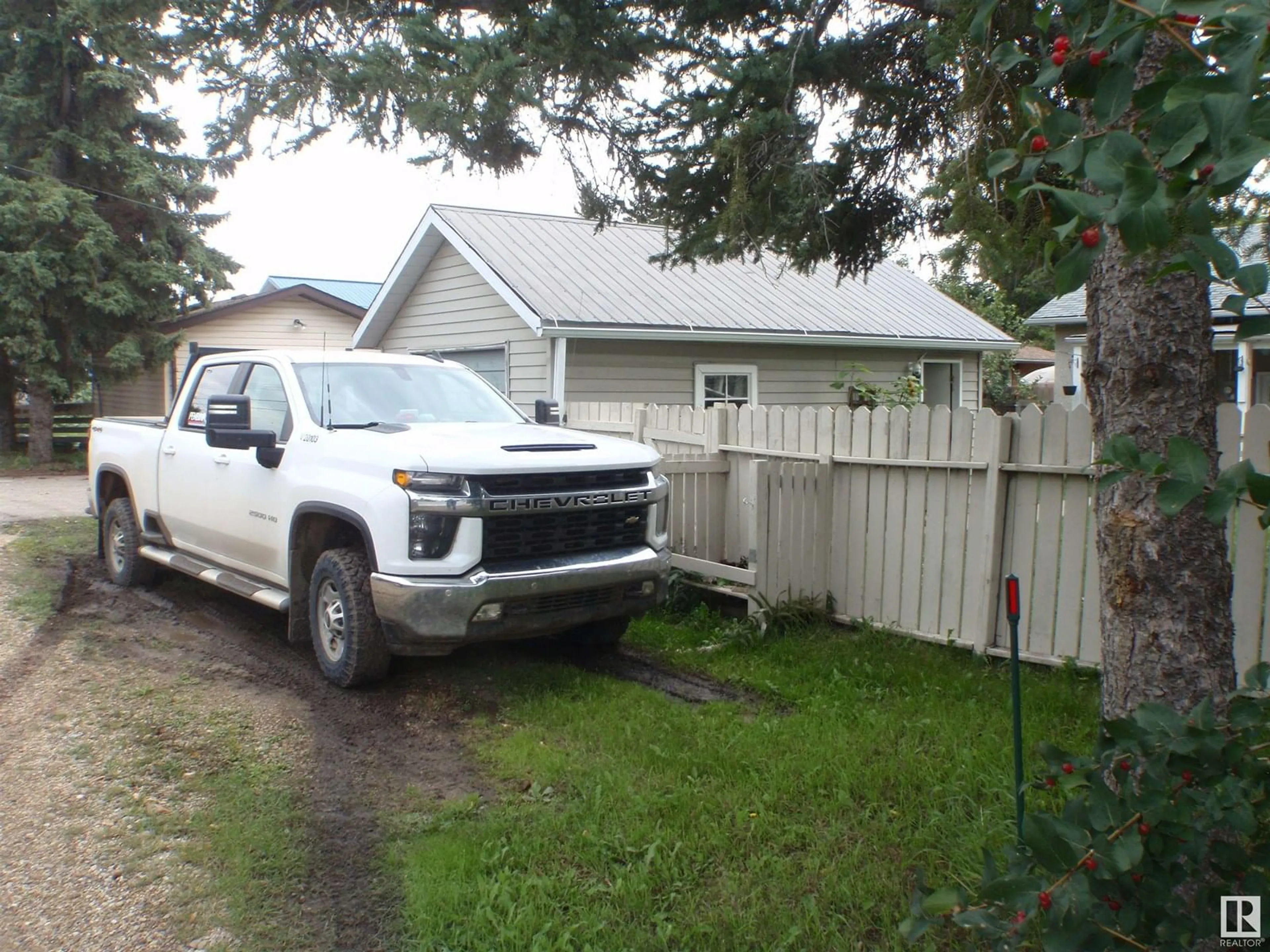 Unknown for 5112 53 ST, Barrhead Alberta T7N1E8