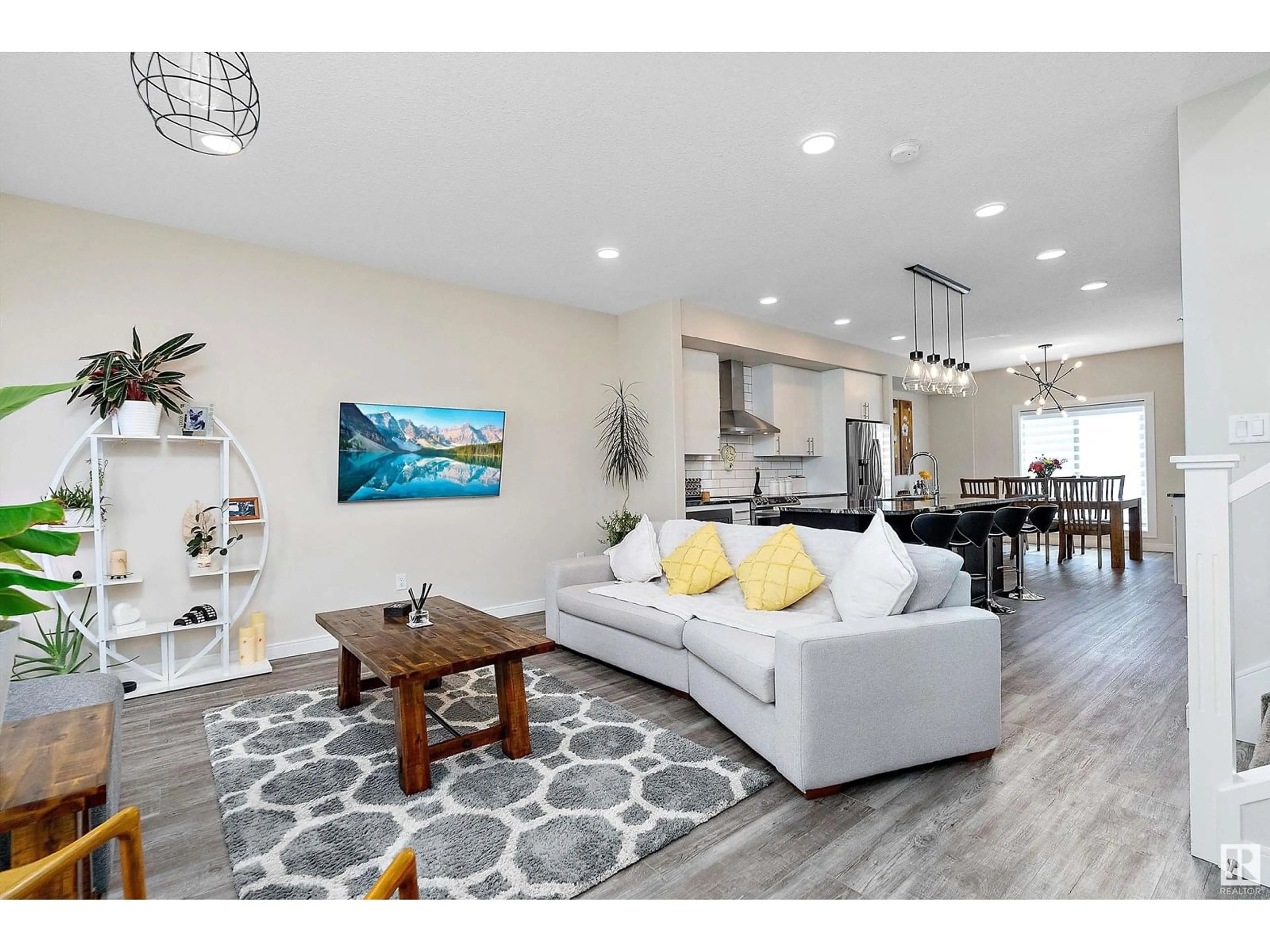 Living room with furniture, unknown for 7819 YORKE RD, Edmonton Alberta T5G2R6