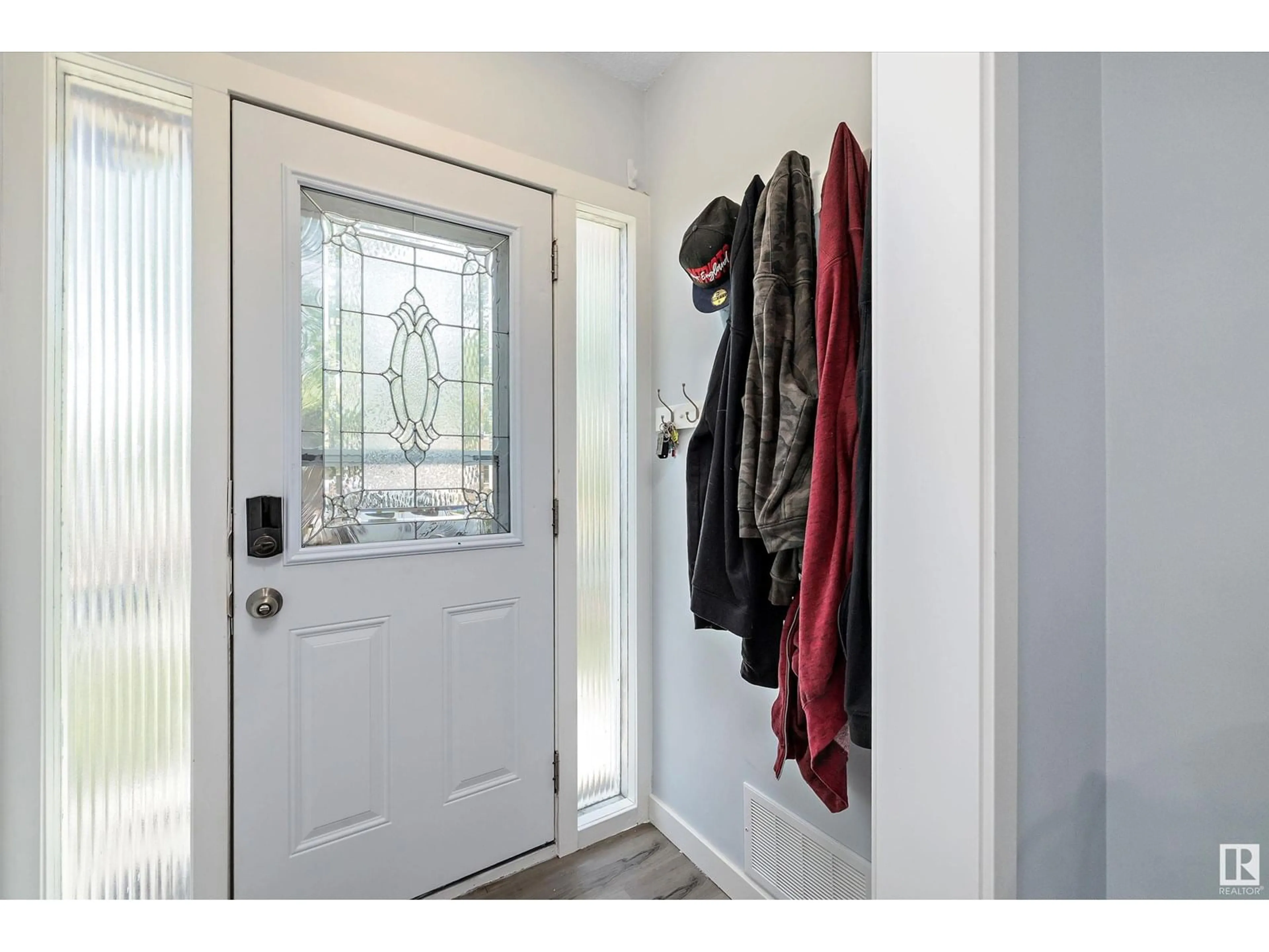 Indoor entryway for 12827 125 ST, Edmonton Alberta T5L0V1