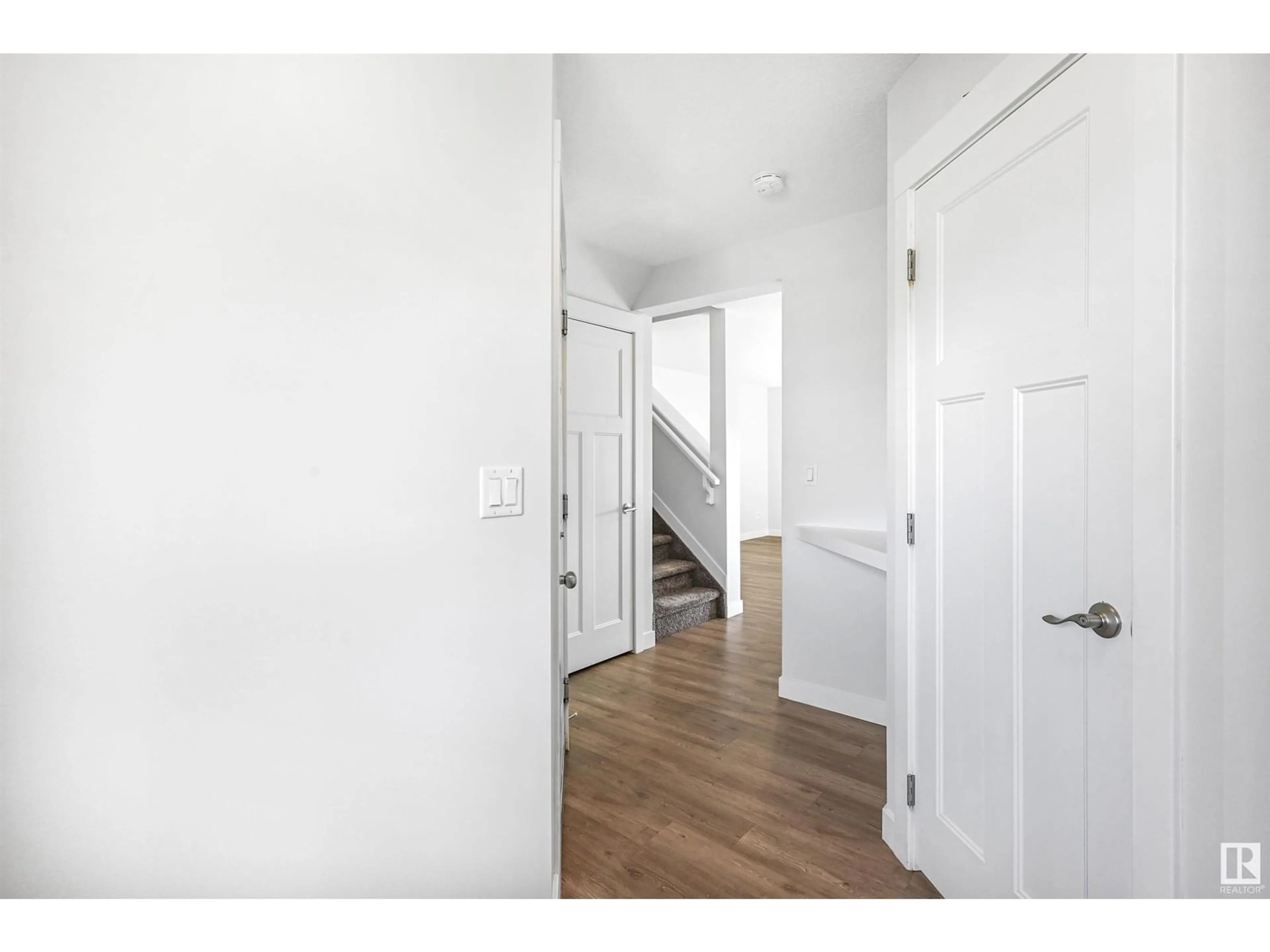 Unknown for 7086 SOUTH TERWILLEGAR DR, Edmonton Alberta T6R0V1