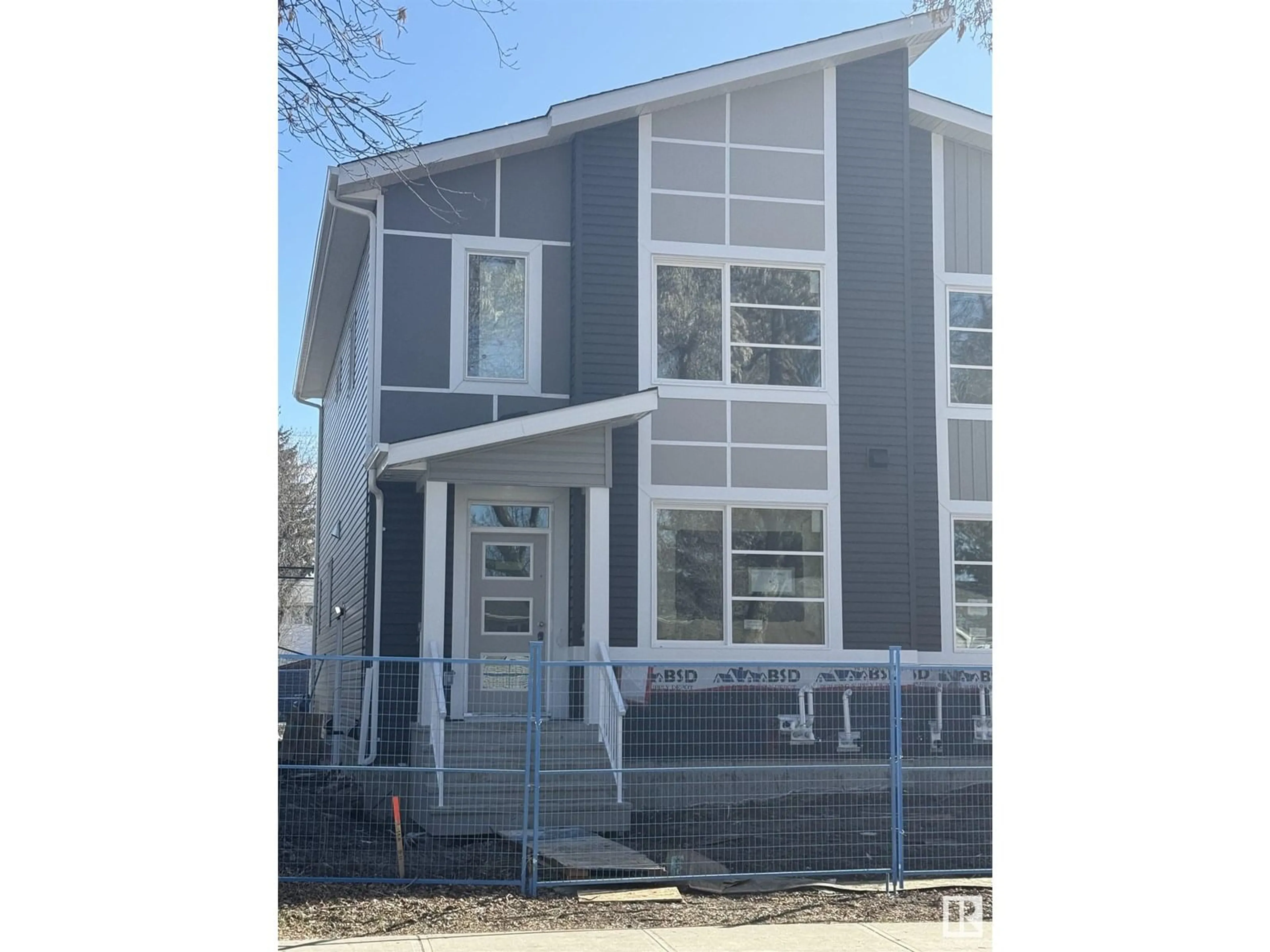 Home with vinyl exterior material, street for NW - 11927 123 ST, Edmonton Alberta T5L0G9