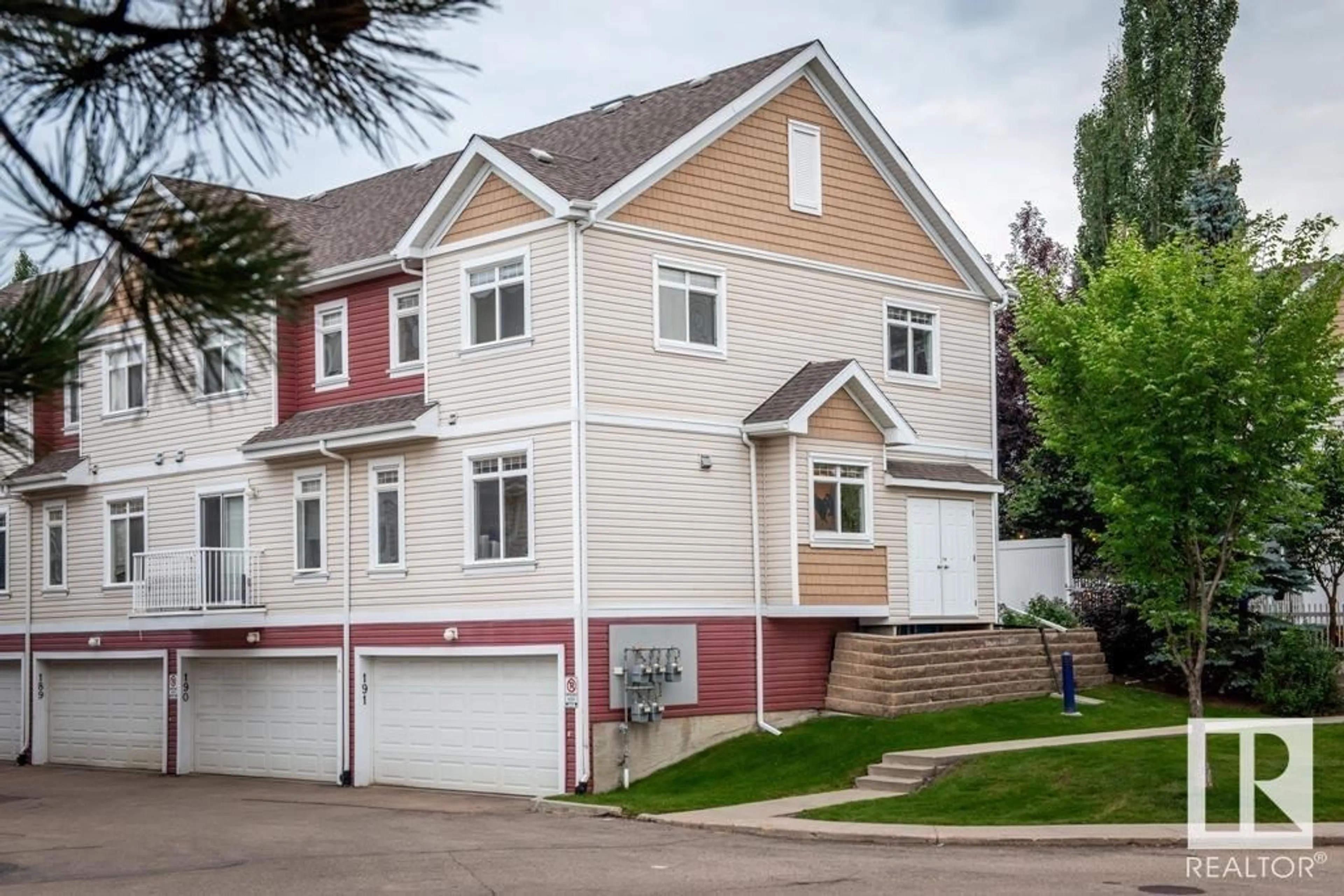 Home with vinyl exterior material, street for 191 1804 70 ST SW, Edmonton Alberta T6X0H4