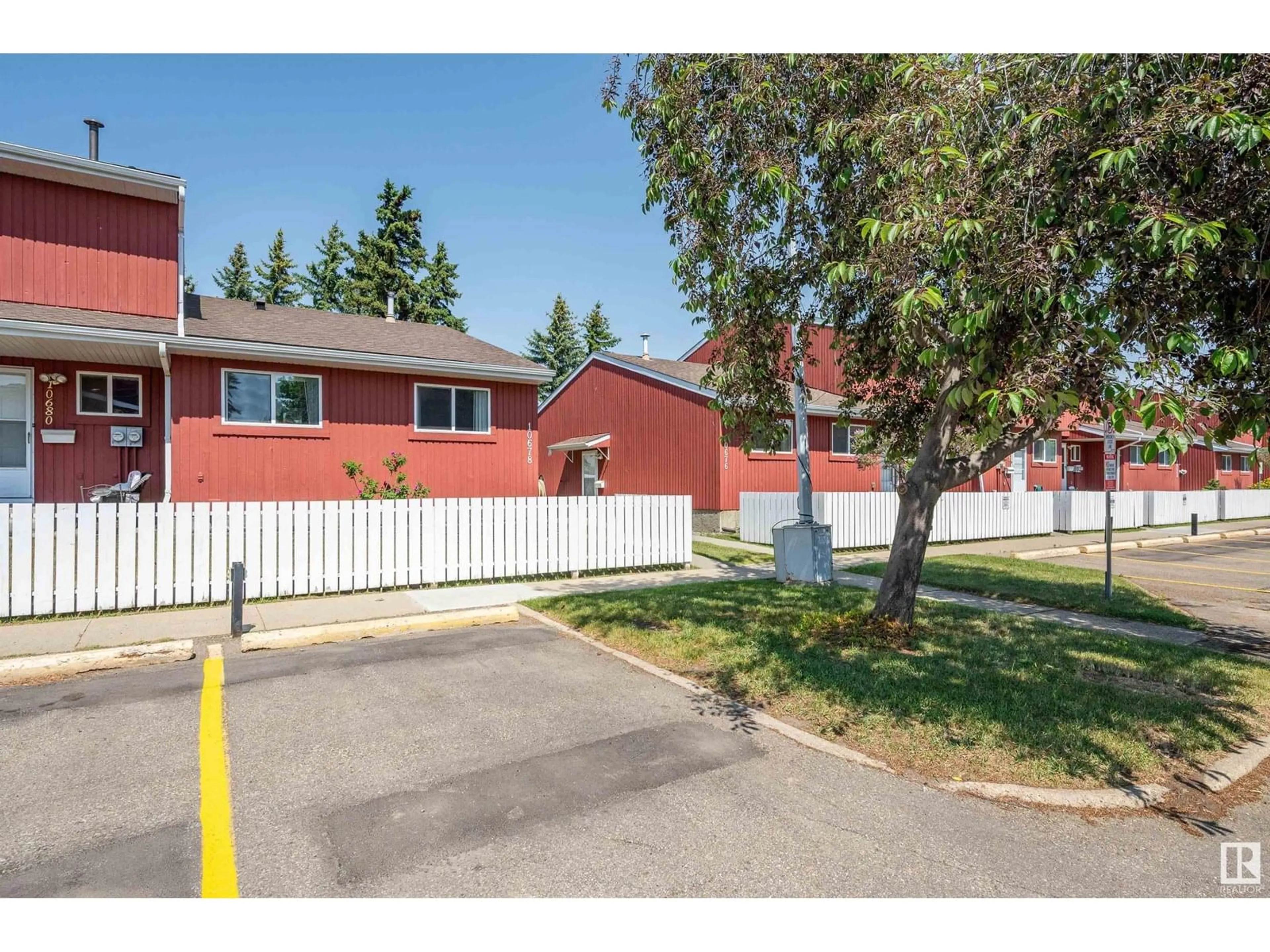 Unknown for 10678 BEAUMARIS RD, Edmonton Alberta T5X3N4