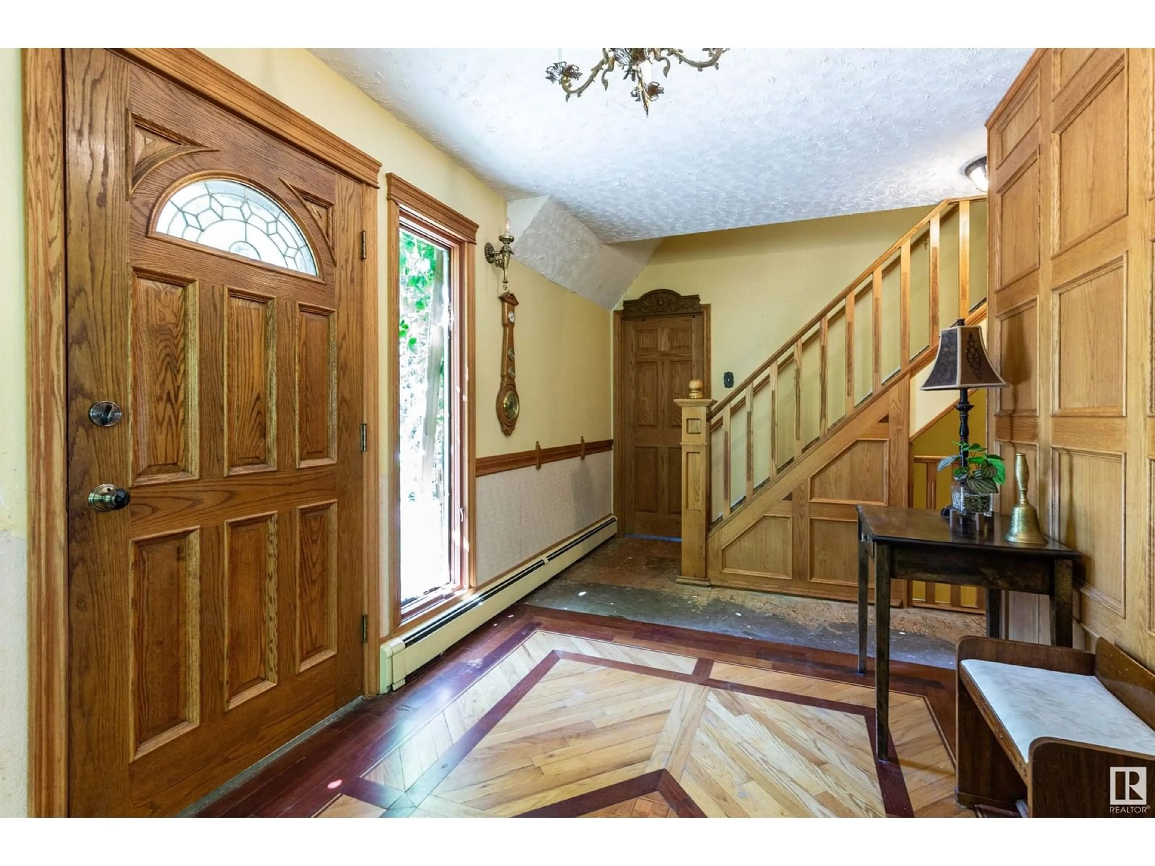 Indoor entryway for 129 - 27019 TWP ROAD 514, Rural Parkland County Alberta T7Y1G6