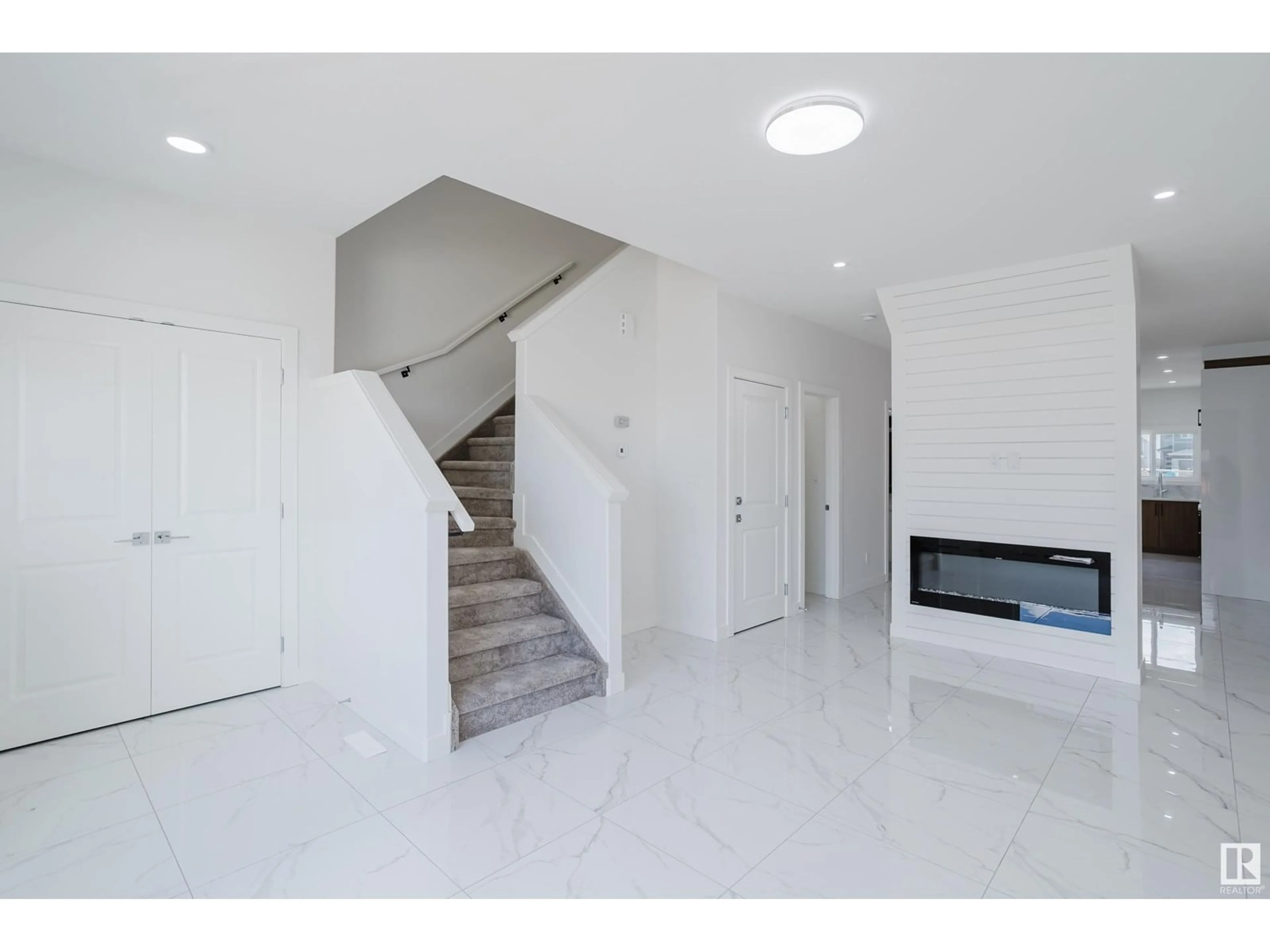 Unknown for 259 25 ST, Edmonton Alberta T6X3K3