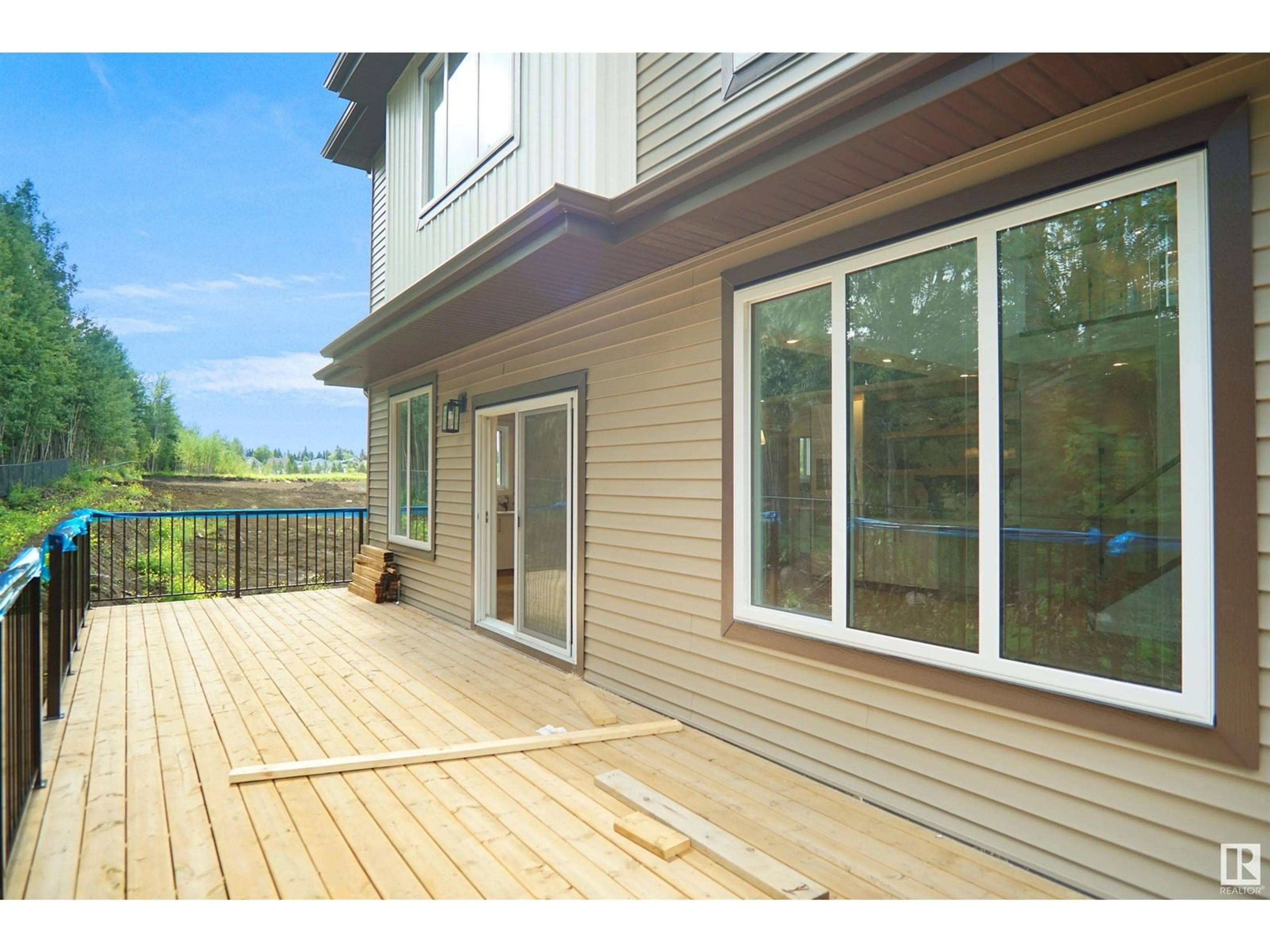 Patio, unknown for 53 MEADOWGROVE LANE, Spruce Grove Alberta T7X0W2