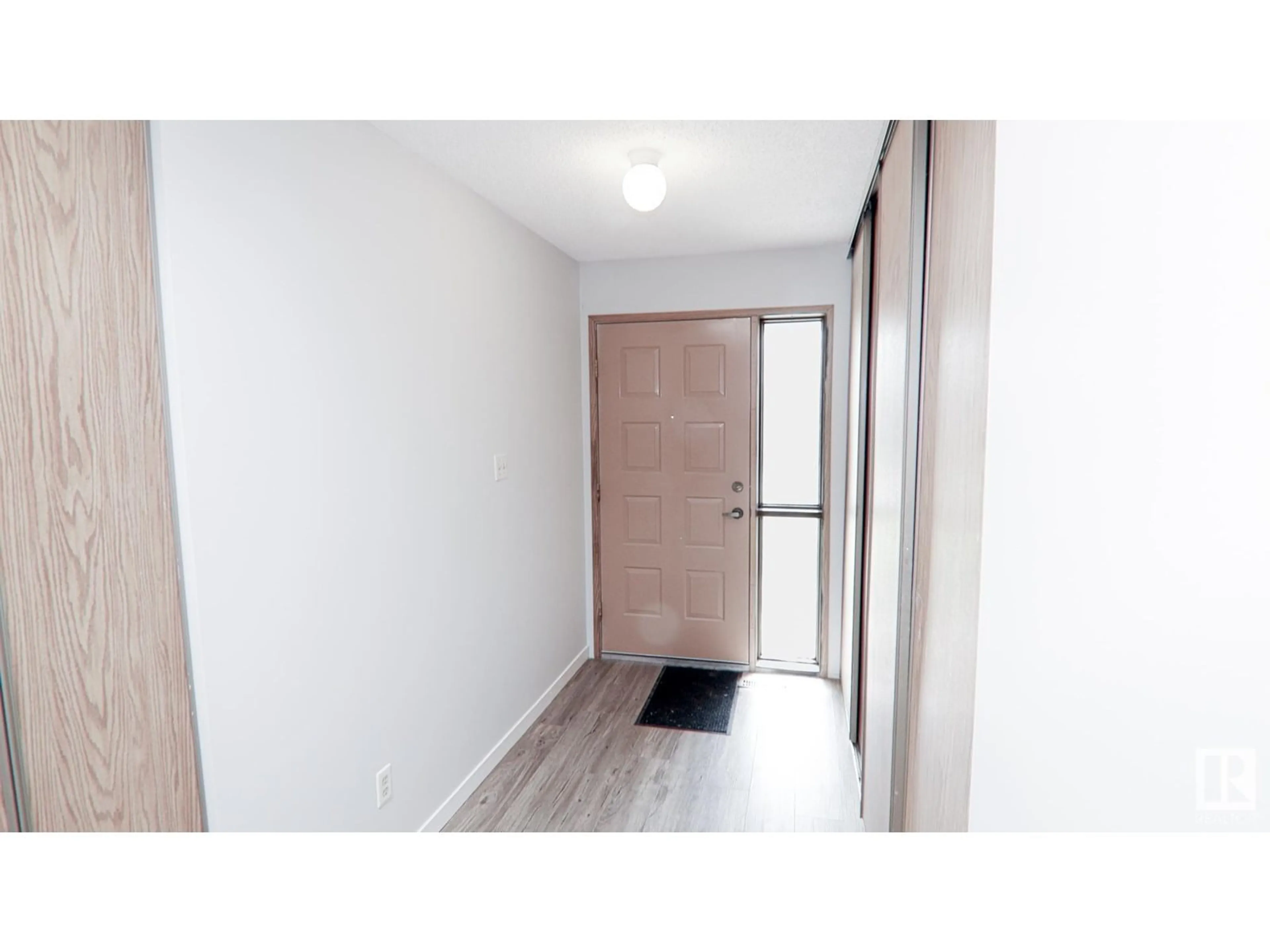 Unknown for 10816 11 AV, Edmonton Alberta T6J6J1