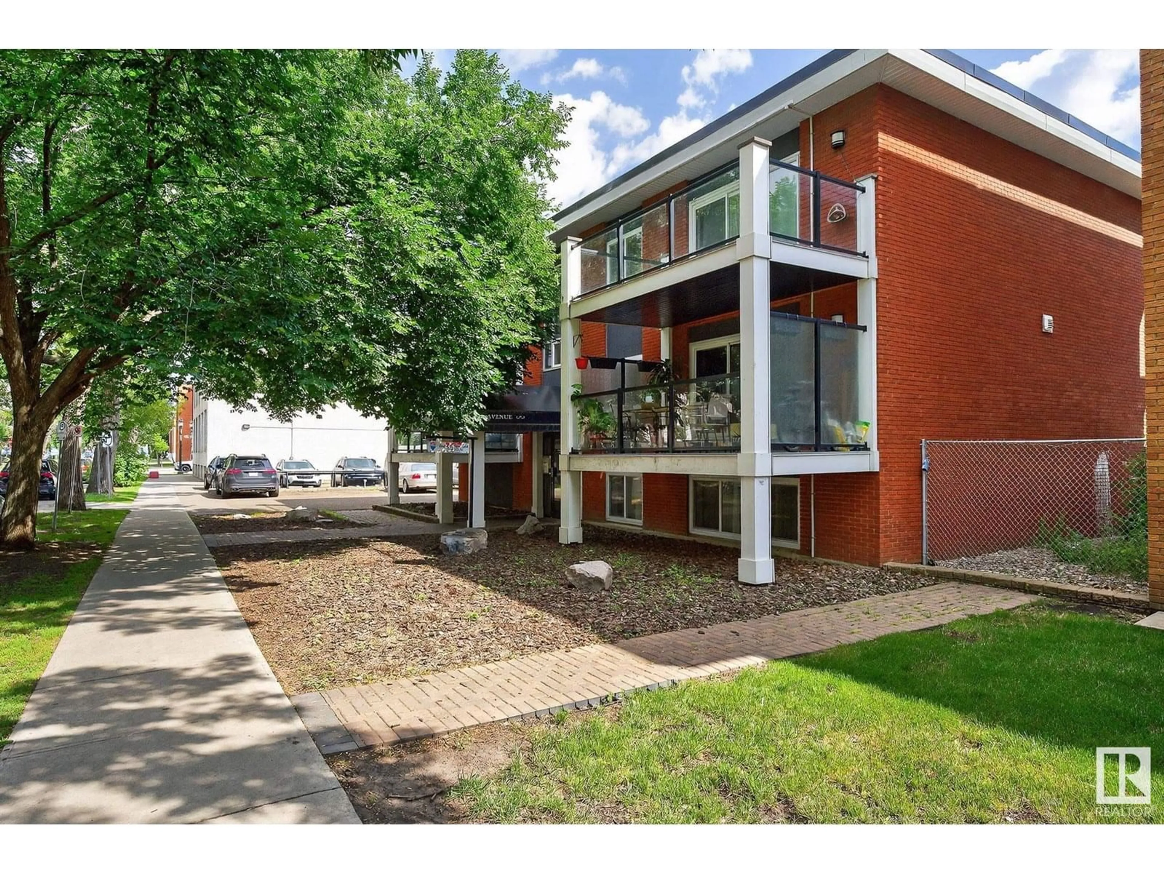 Unknown for #37 - 10525 83 AV, Edmonton Alberta T6E2E1