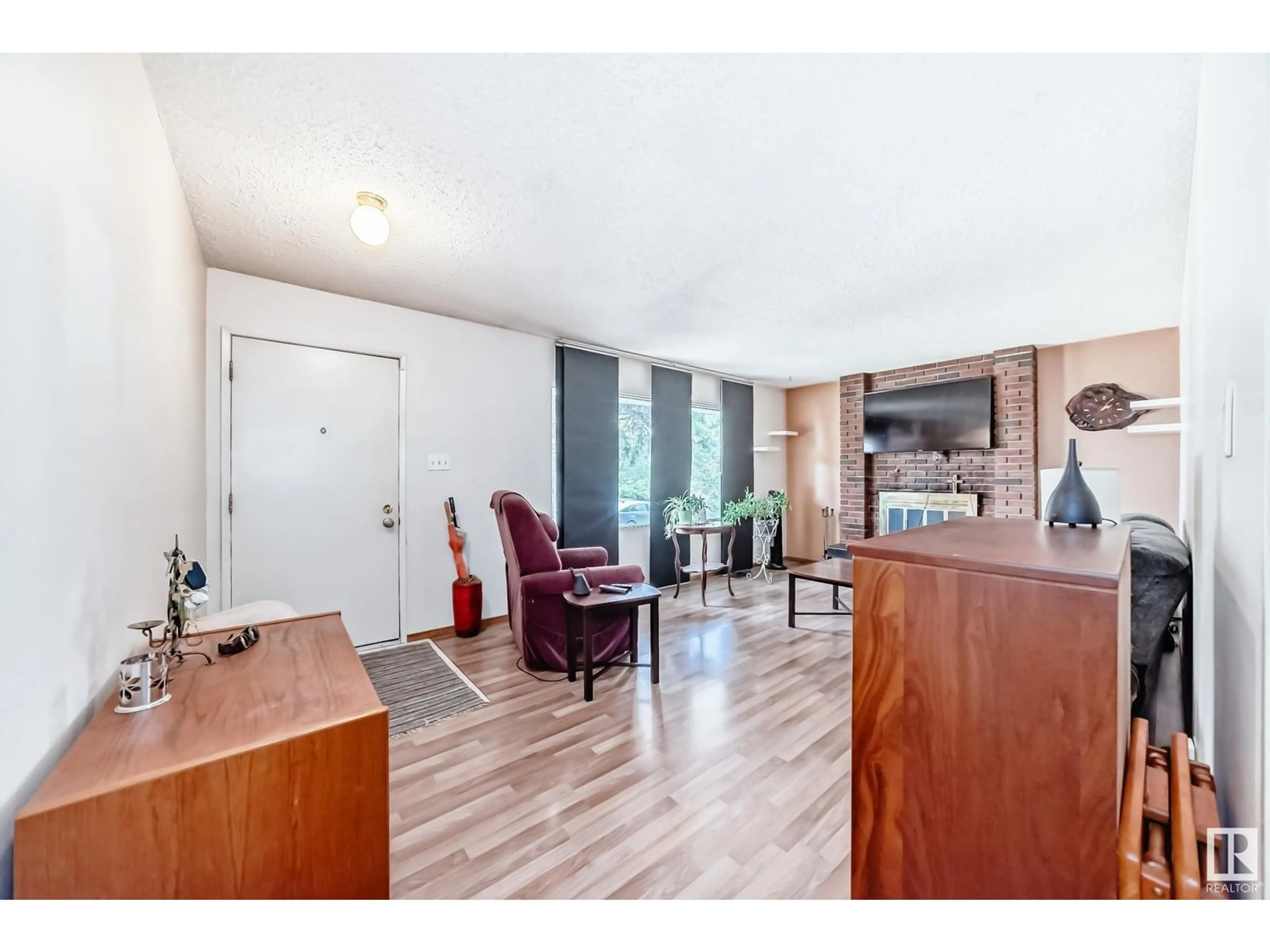 Unknown for 7820 22 ST, Edmonton Alberta T6K2E3