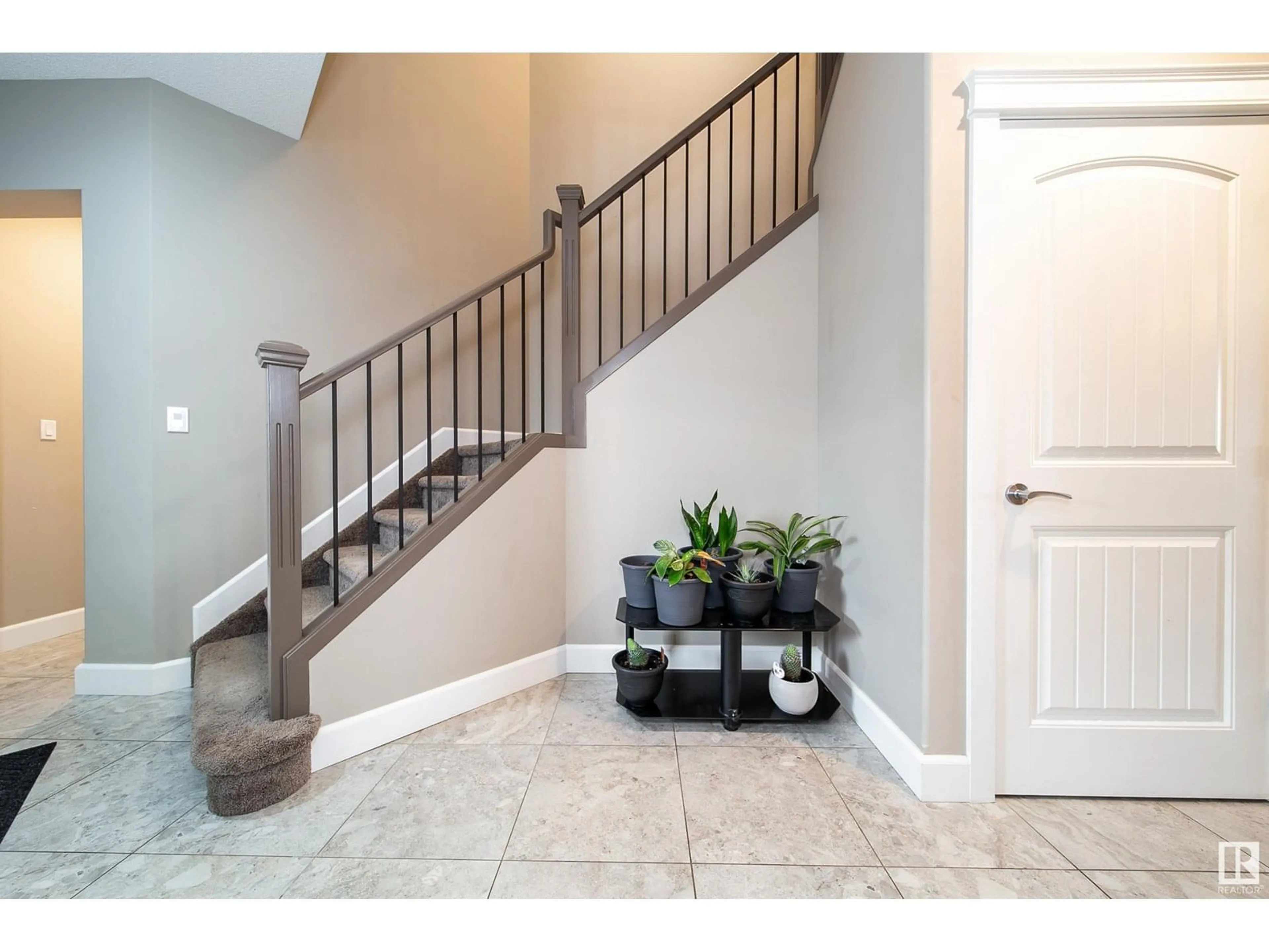 Indoor entryway for SW - 3203 WINSPEAR CR, Edmonton Alberta T6X1S7