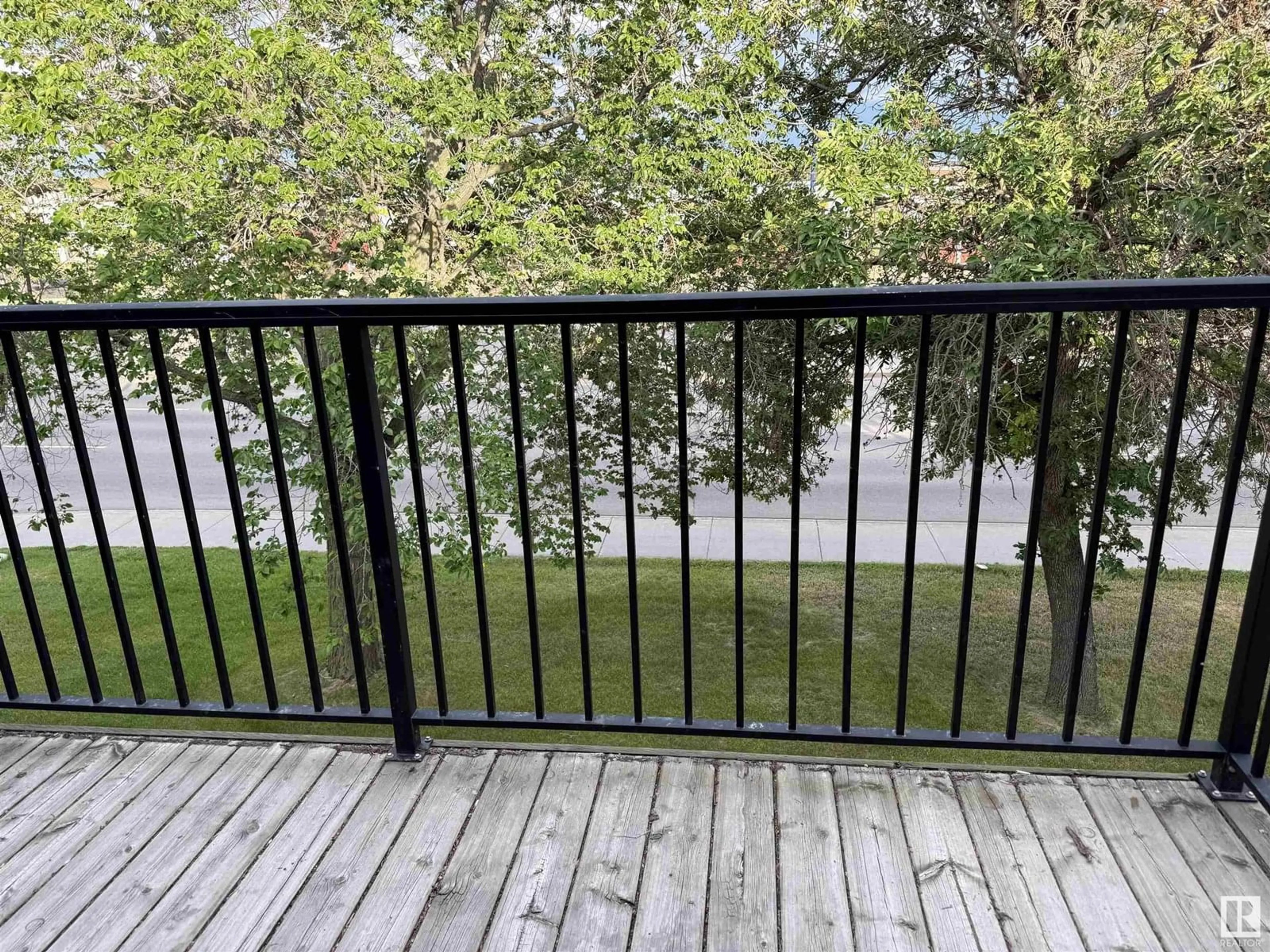Patio, water/lake/river/ocean view for 36B - 13230 FORT RD, Edmonton Alberta T5A1C2