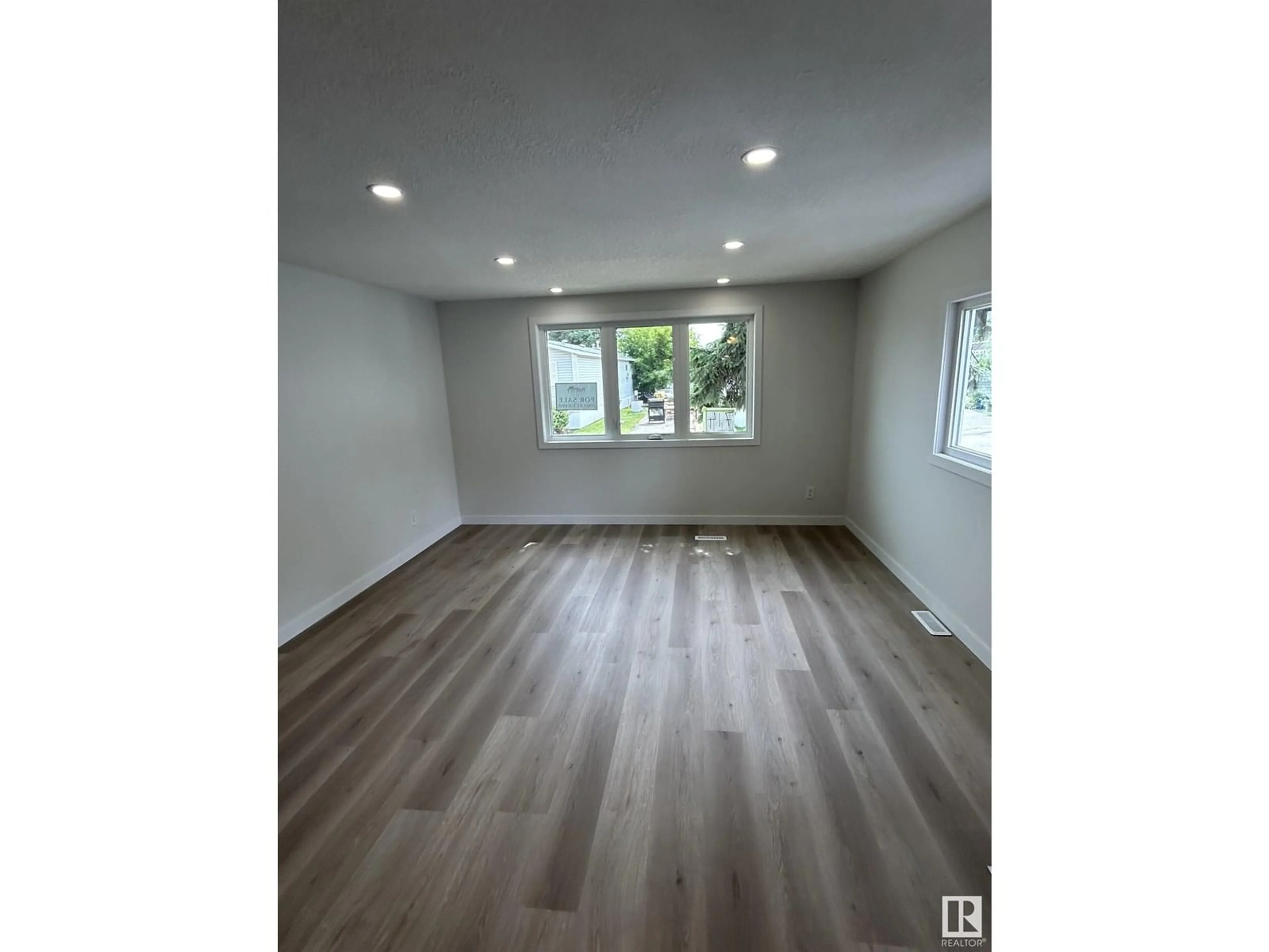A pic of a room for NW - 714 WEST RIDGE PL, Edmonton Alberta T5S1T5
