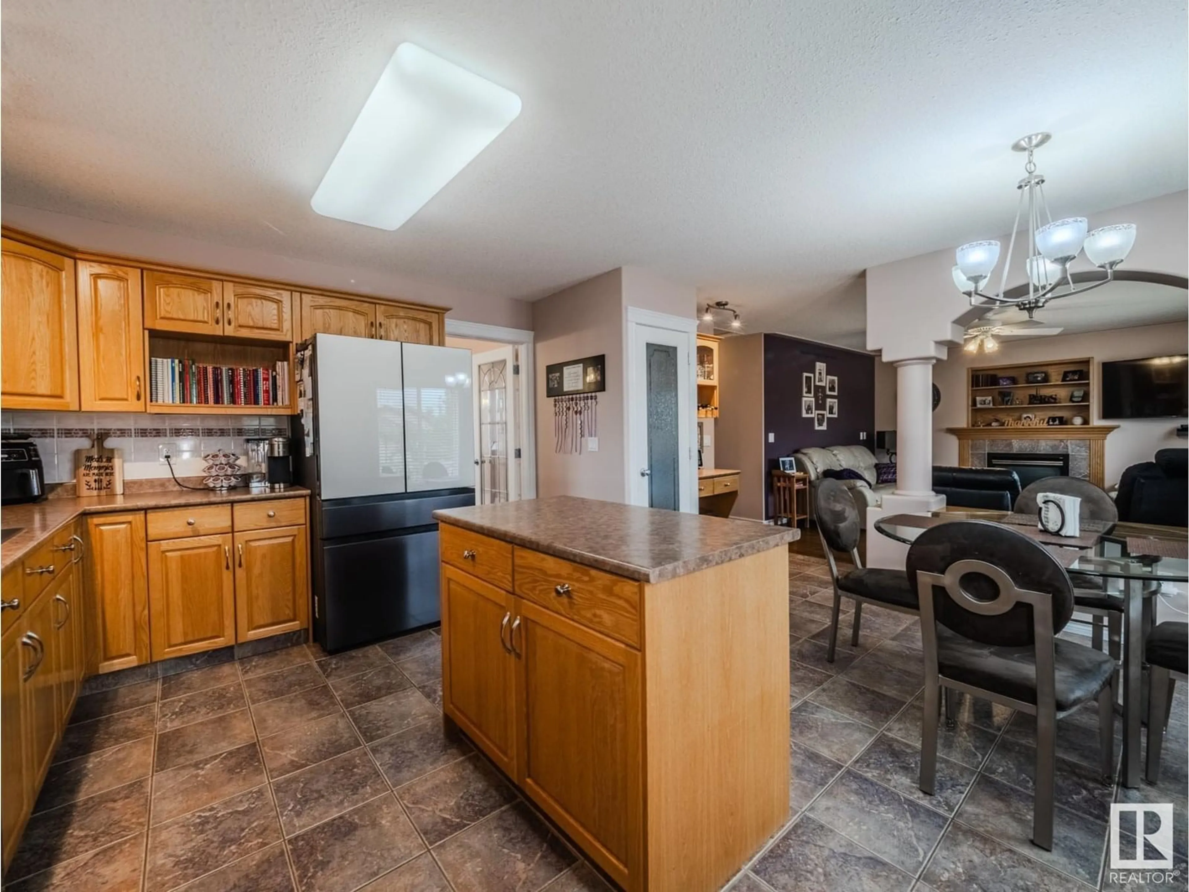 Open concept kitchen, ceramic/tile floor for 212 NEWCASTLE CR, Sherwood Park Alberta T8A6K9