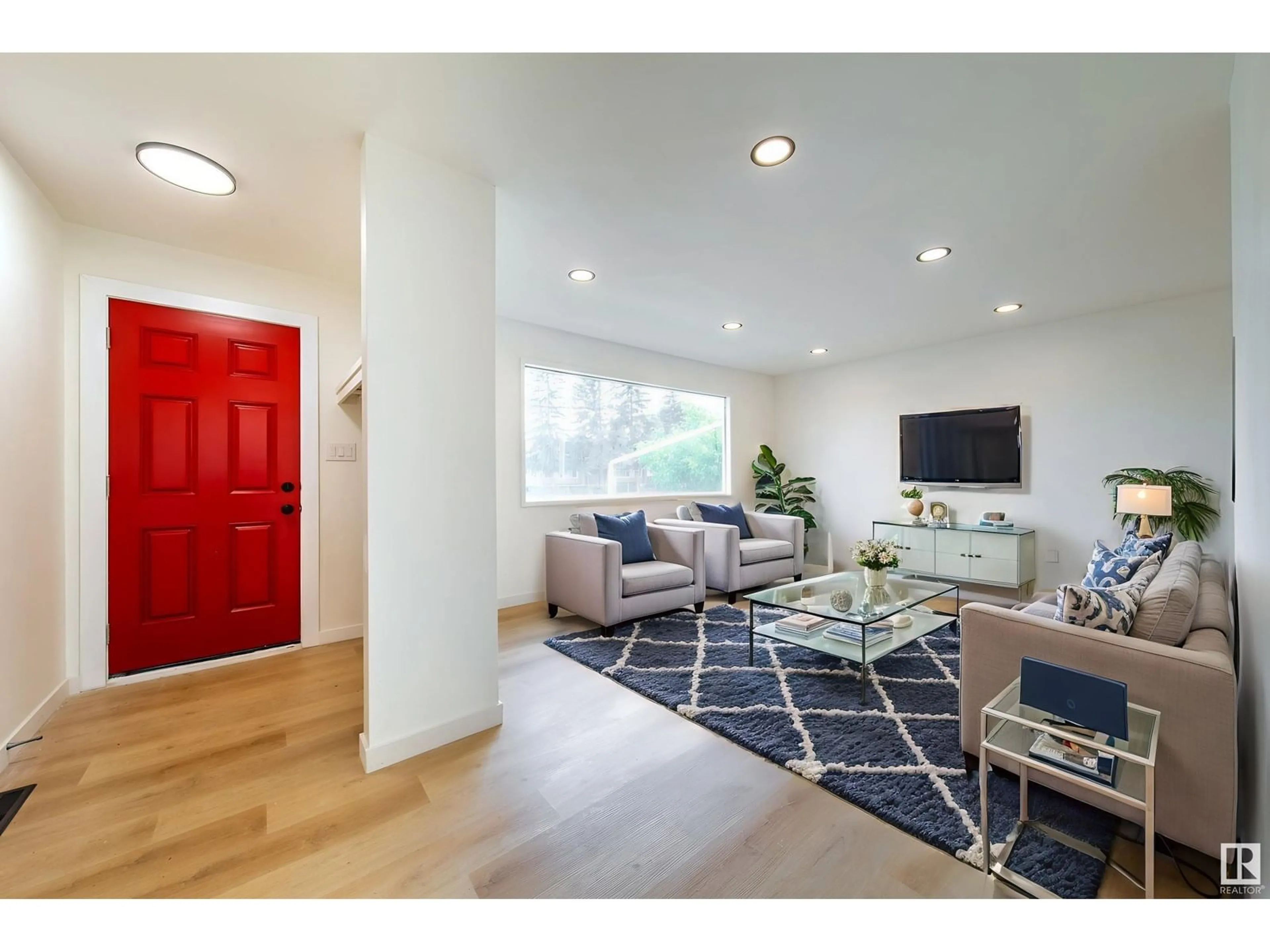 Indoor entryway for 6708 132 AV, Edmonton Alberta T5C2A5