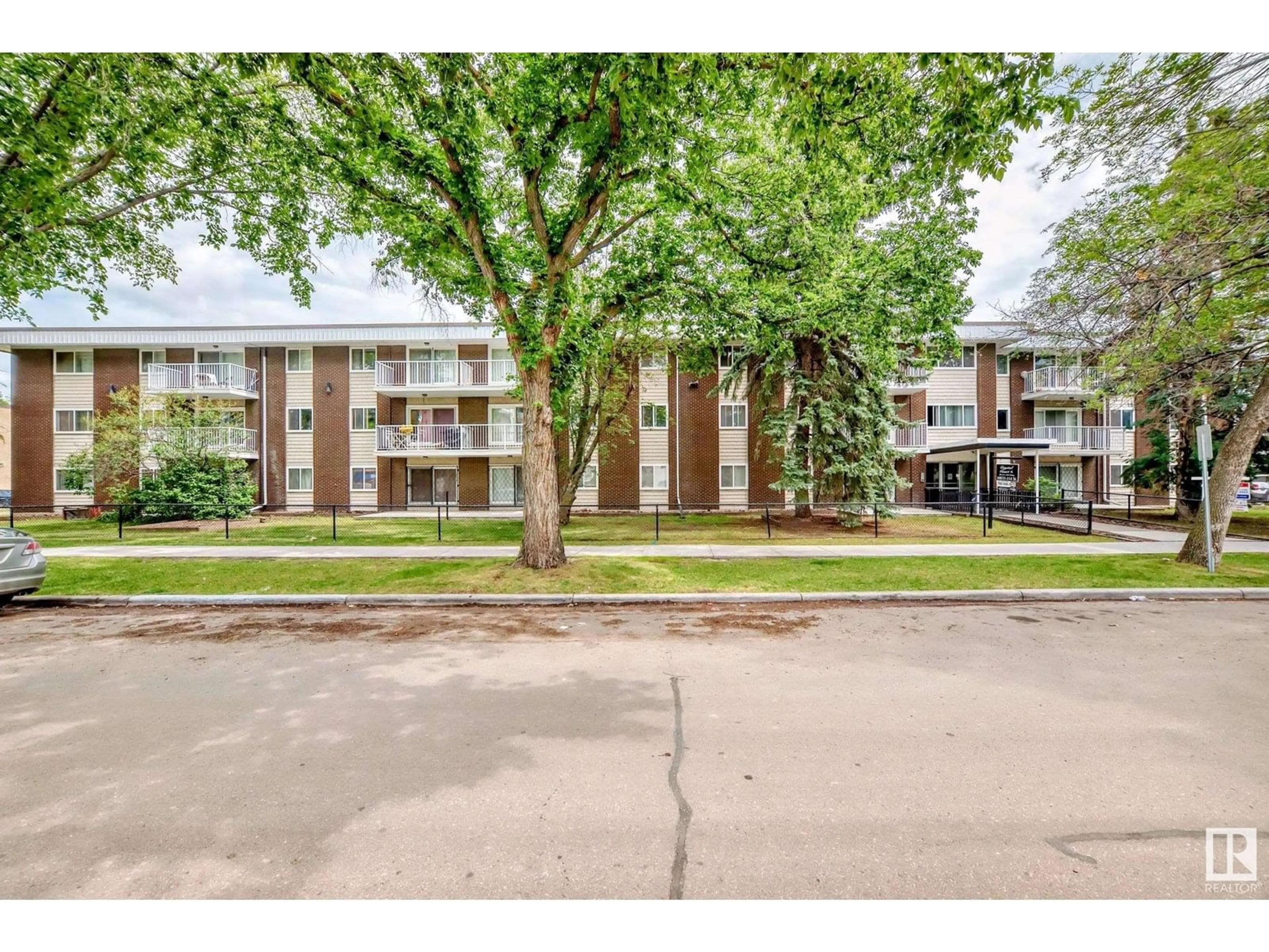 Unknown for 202 - 10835 114 ST, Edmonton Alberta T5H3K3
