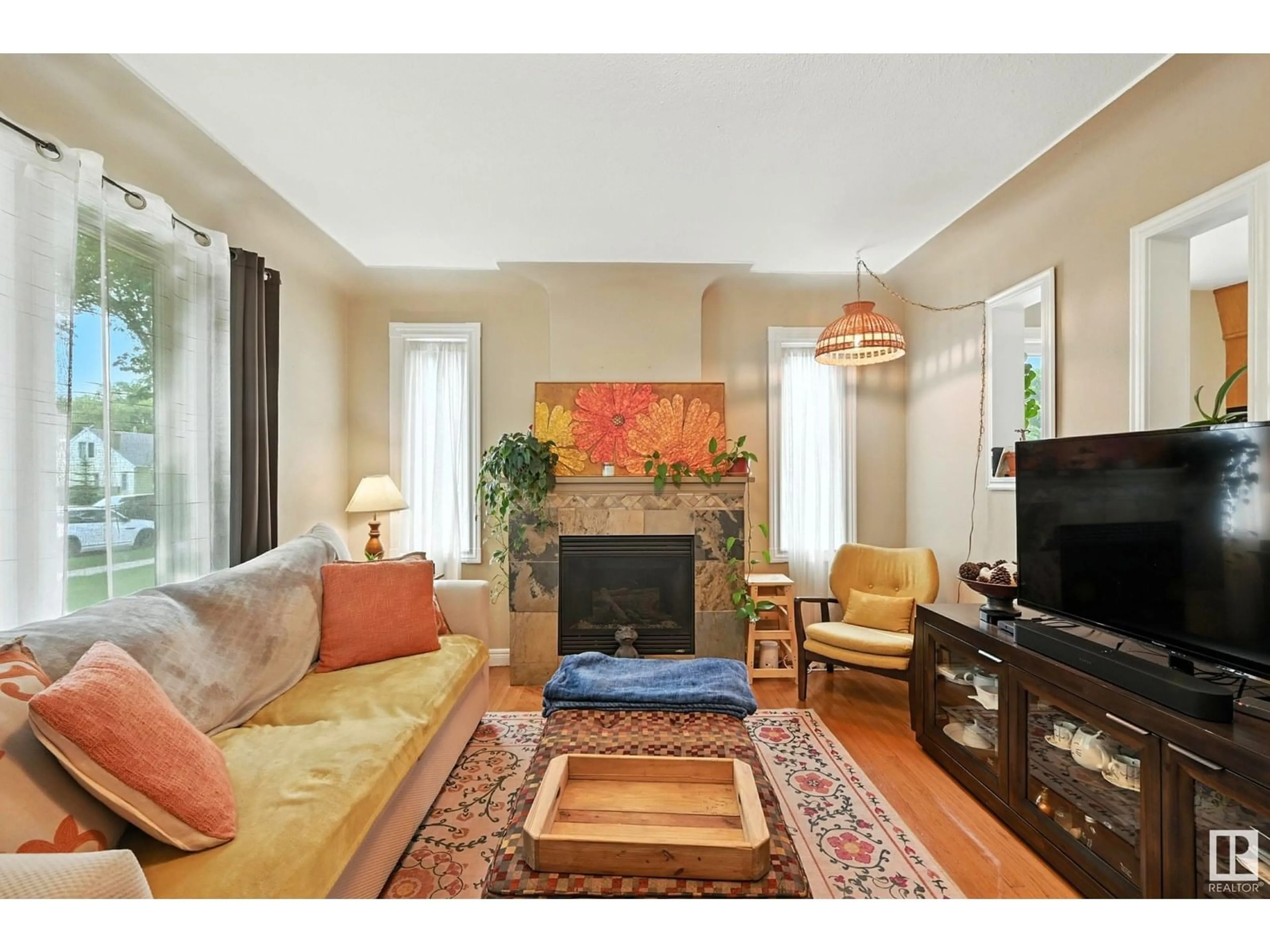 Living room with furniture, unknown for 11322 60 ST, Edmonton Alberta T5W3Z1
