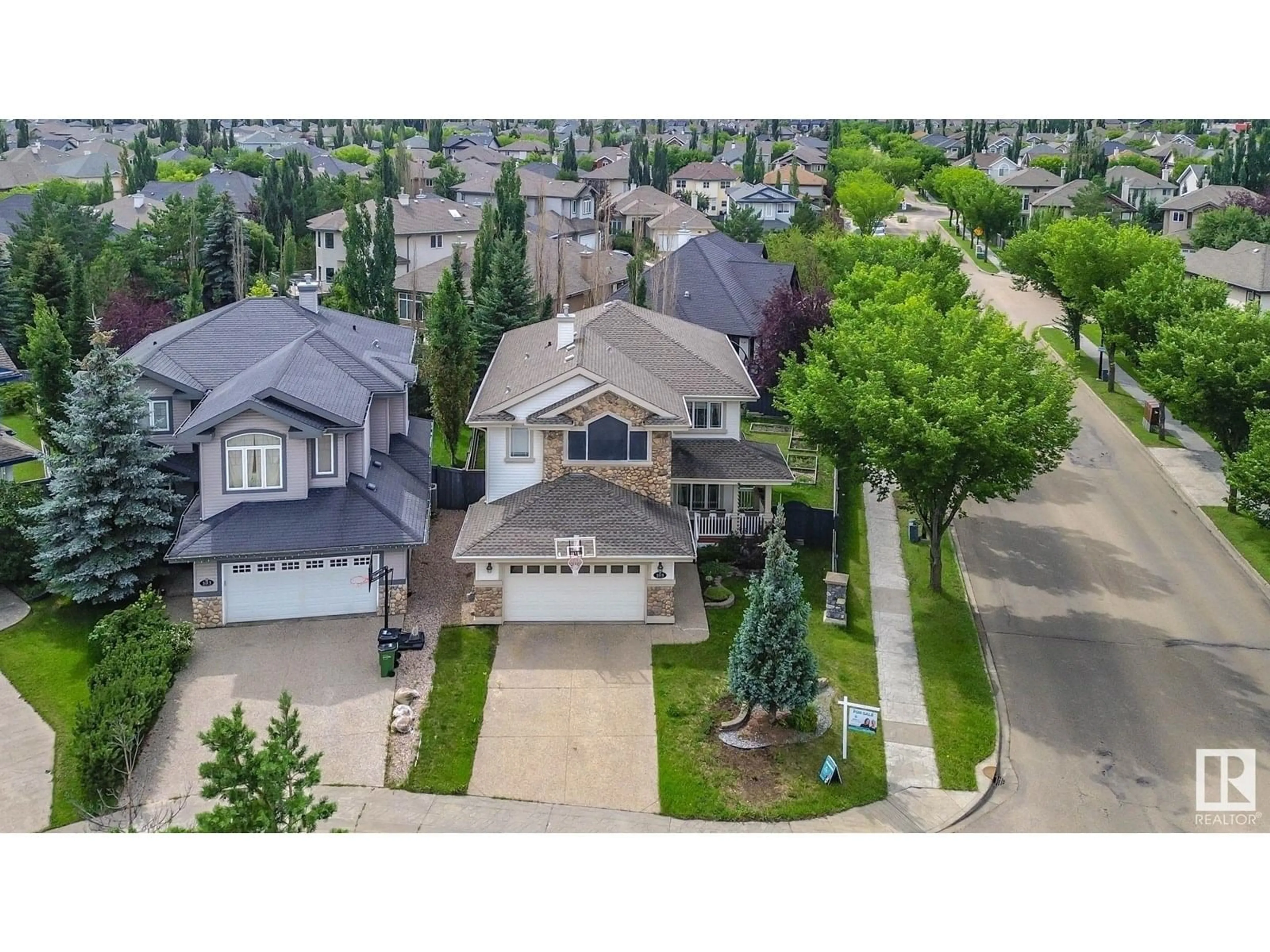 A pic from outside/outdoor area/front of a property/back of a property/a pic from drone, street for 5115 TERWILLEGAR BV, Edmonton Alberta T6R3P1